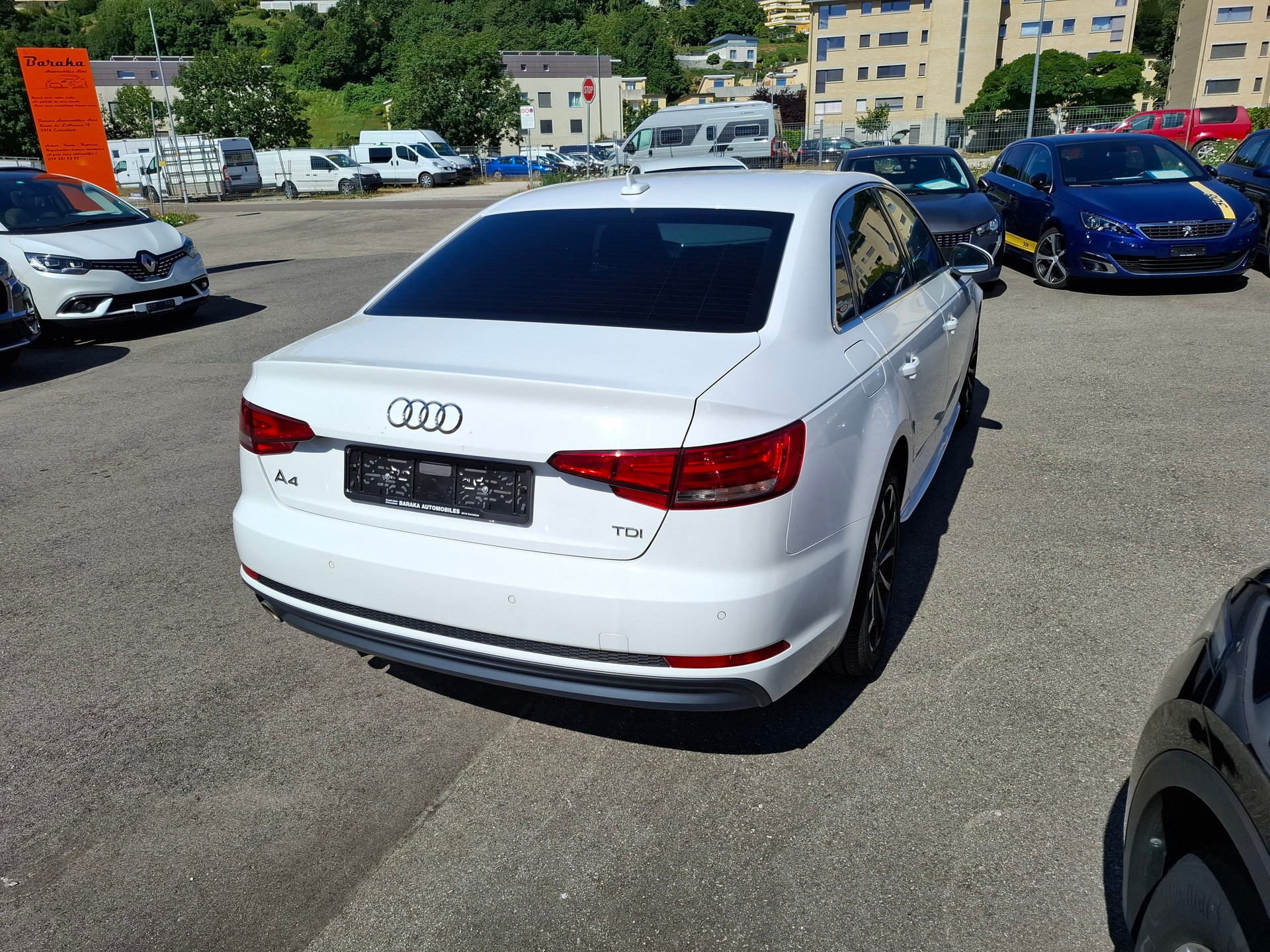 AUDI A4 2.0 TDI Design-image-1