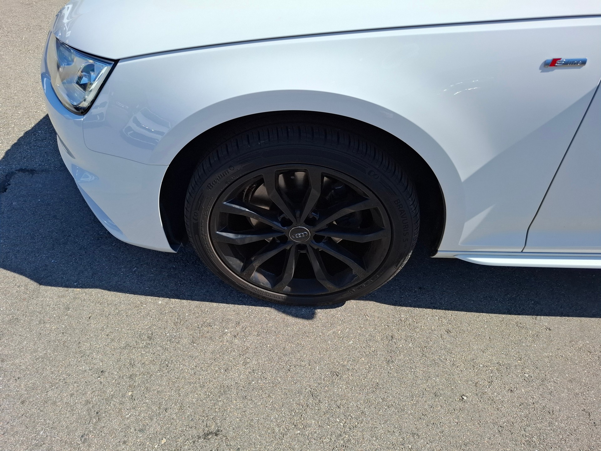AUDI A4 2.0 TDI Design-image-6