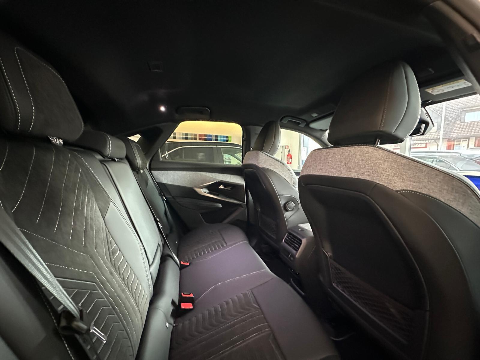 PEUGEOT 3008 1.2 Hybrid GT-image-8