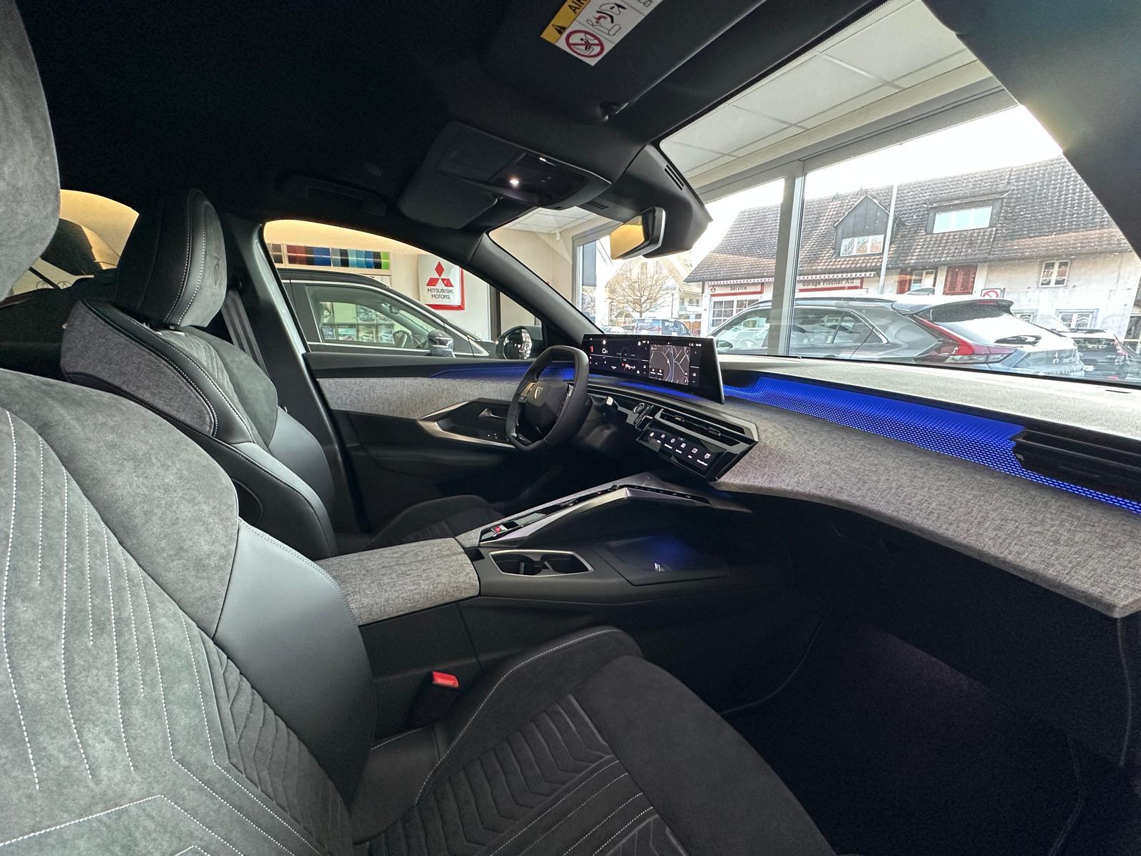 PEUGEOT 3008 1.2 Hybrid GT-image-4