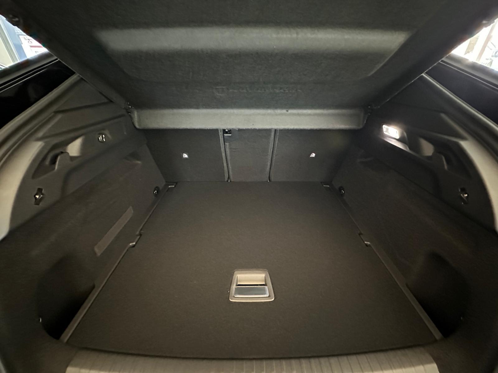 PEUGEOT 3008 1.2 Hybrid GT-image-9