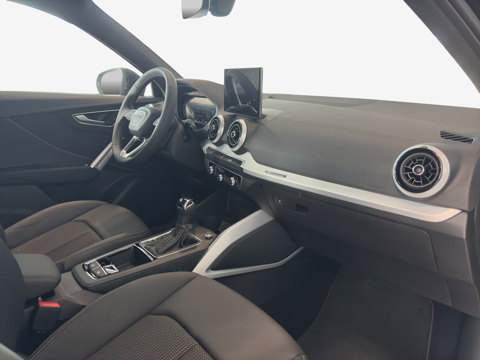 AUDI Q2 35 TFSI S line S-tronic-image-6