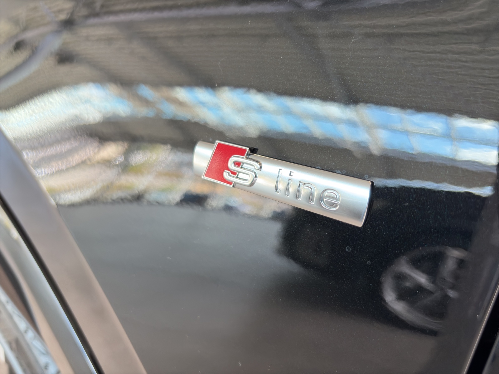 AUDI Q2 35 TFSI S line S-tronic-image-2