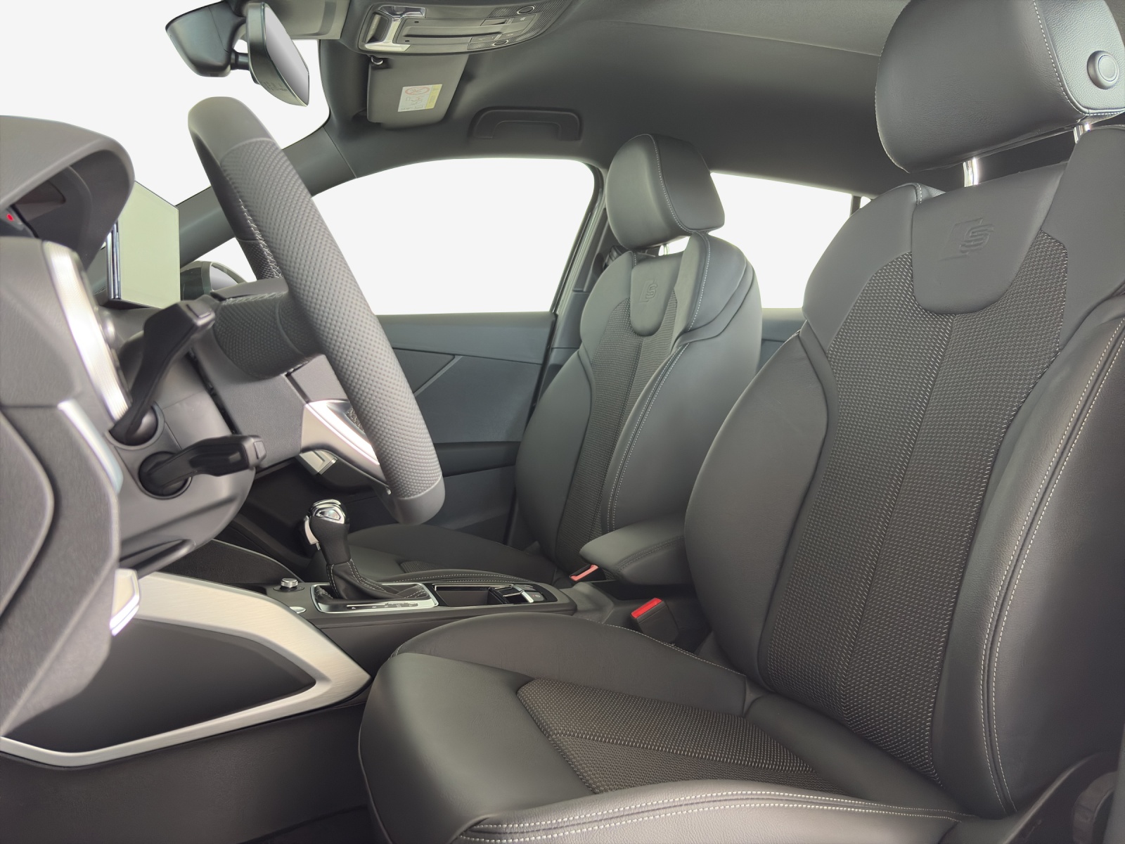 AUDI Q2 35 TFSI S line S-tronic-image-9