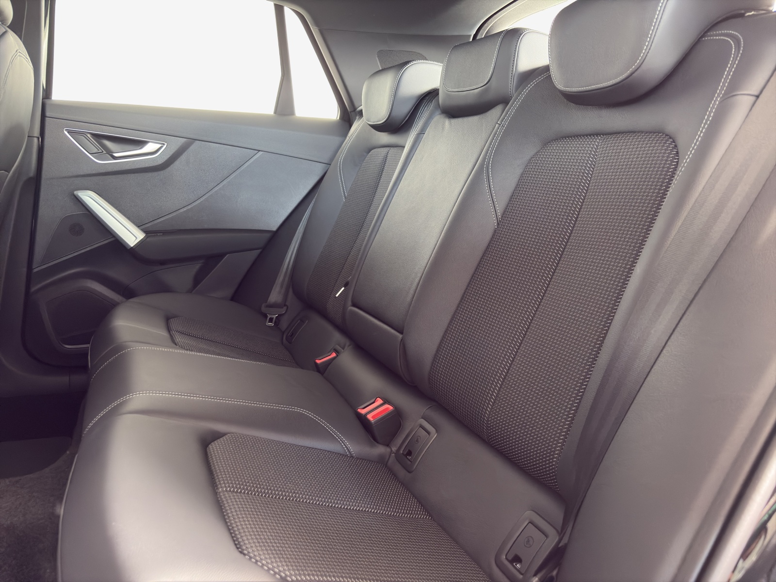 AUDI Q2 35 TFSI S line S-tronic-image-13