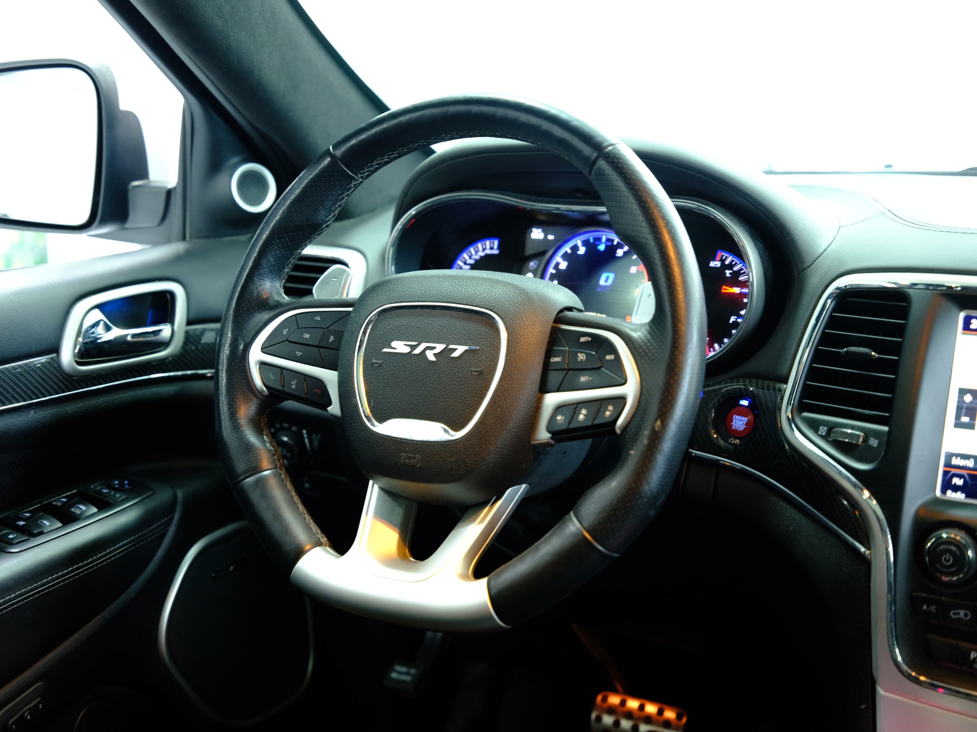 JEEP Grand Cherokee 6.4 V8 HEMI SRT8 Automatic-image-15