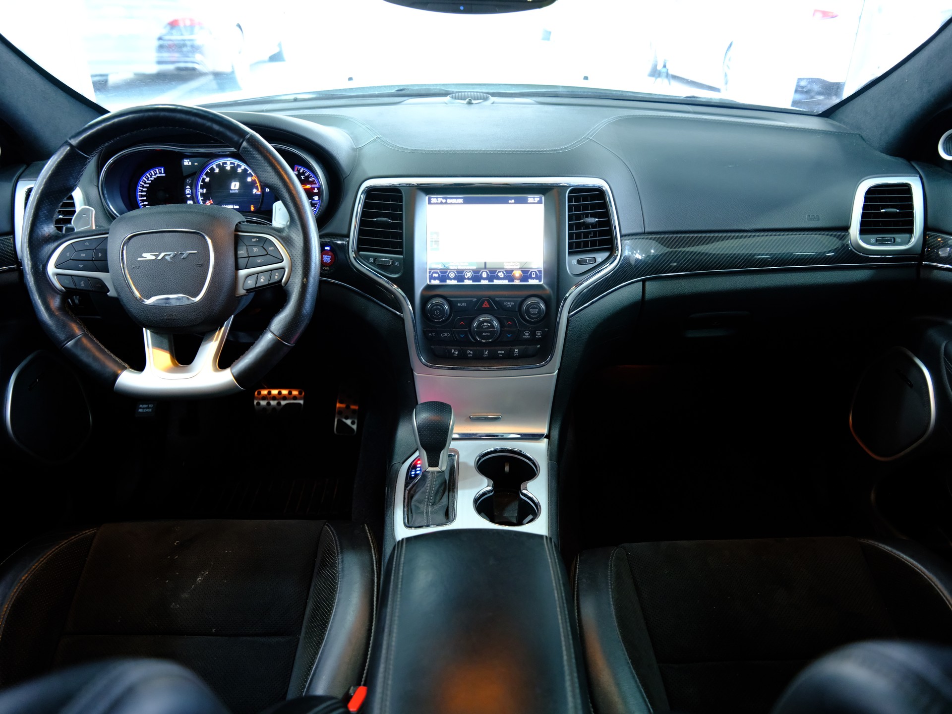 JEEP Grand Cherokee 6.4 V8 HEMI SRT8 Automatic-image-13