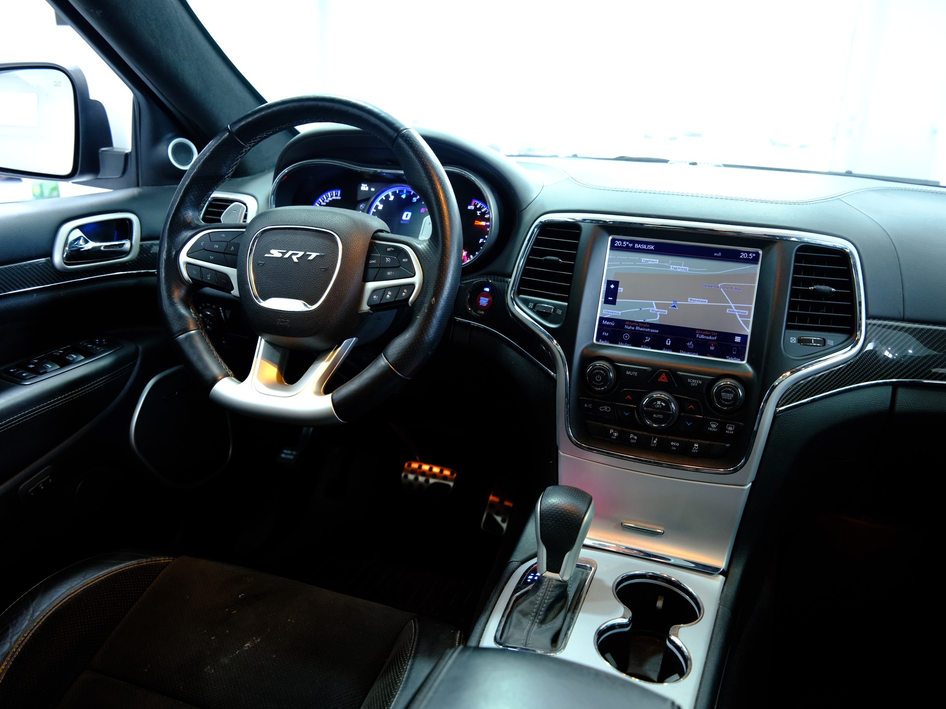 JEEP Grand Cherokee 6.4 V8 HEMI SRT8 Automatic-image-14