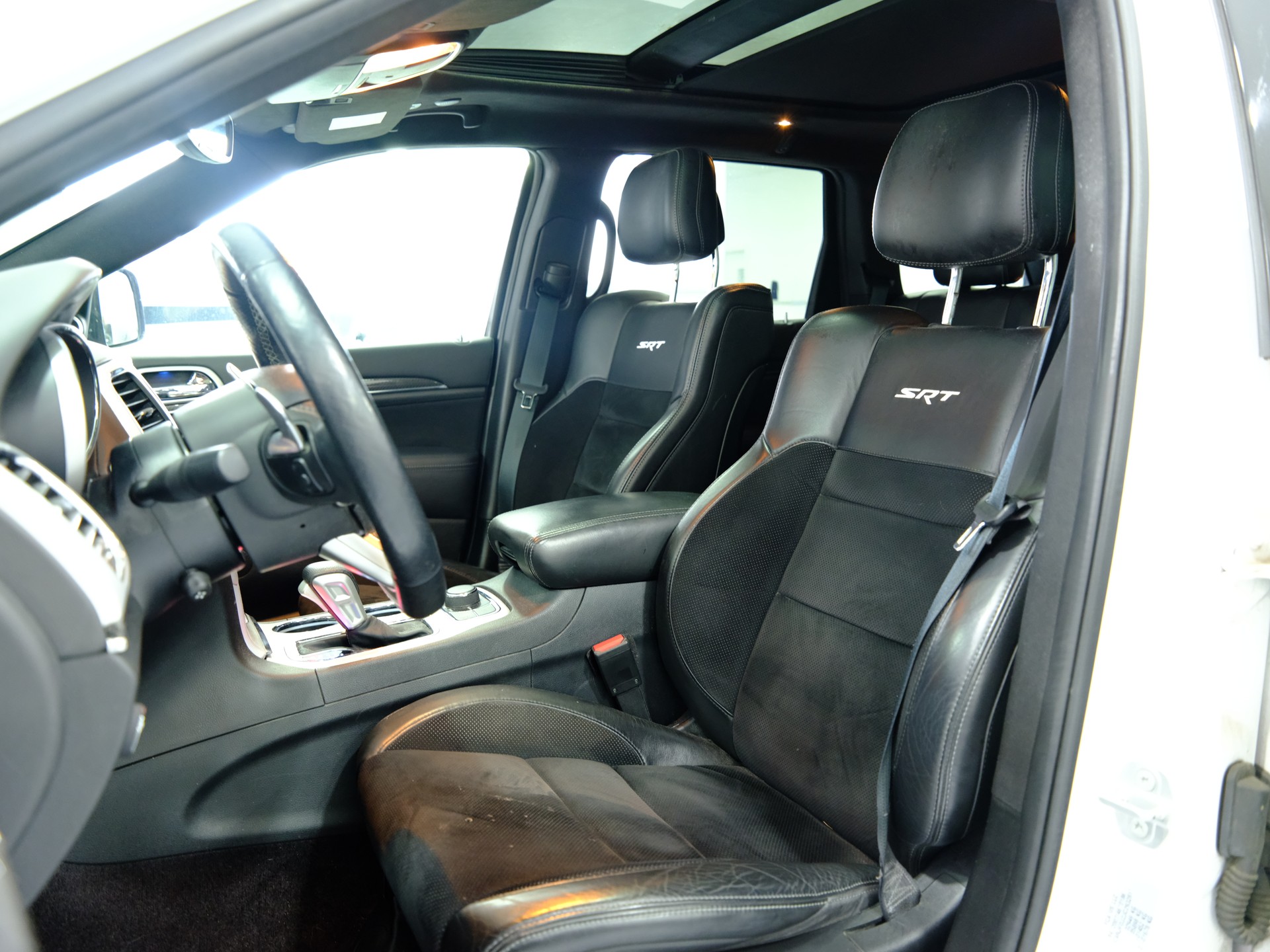 JEEP Grand Cherokee 6.4 V8 HEMI SRT8 Automatic-image-8