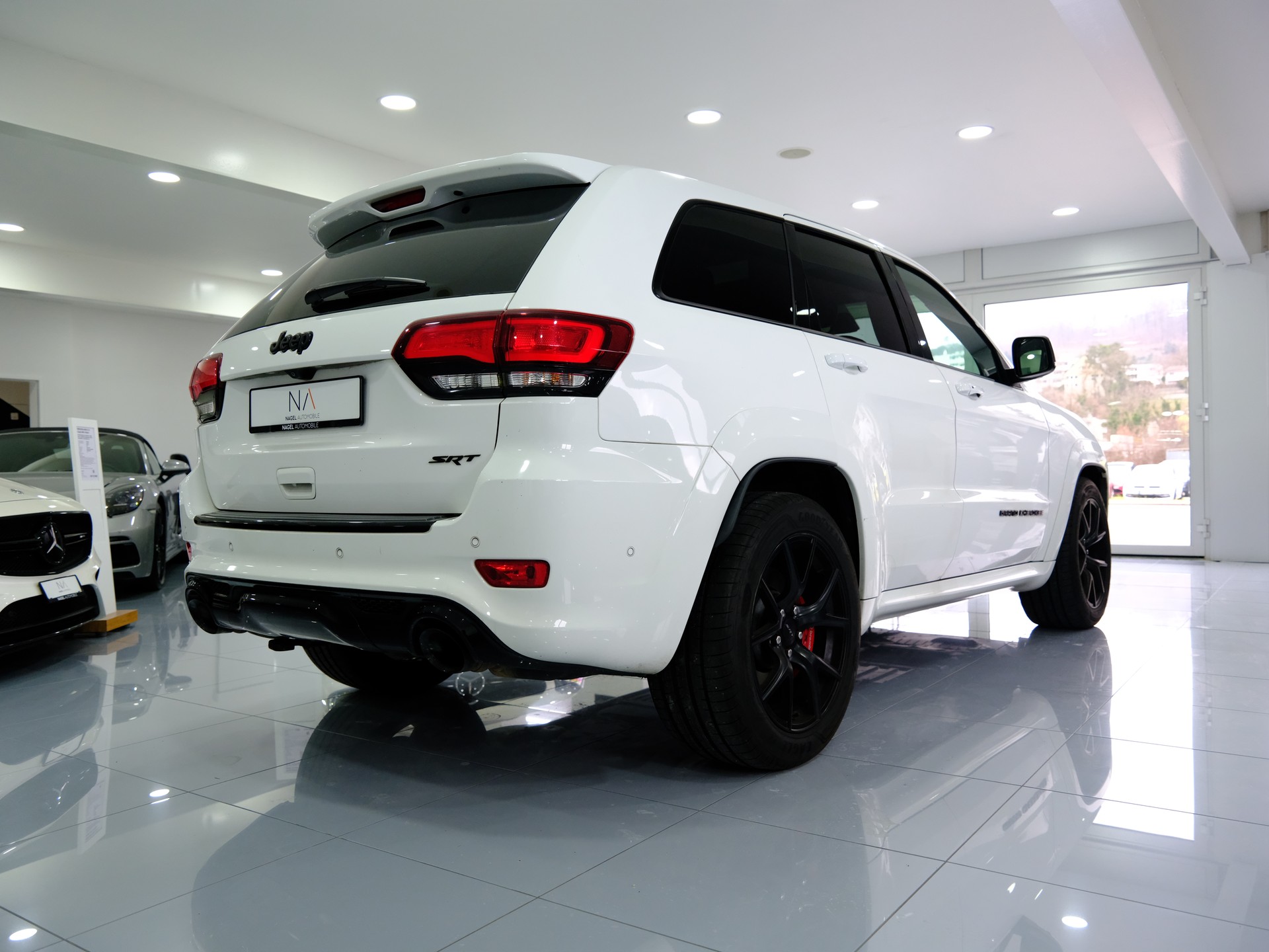JEEP Grand Cherokee 6.4 V8 HEMI SRT8 Automatic-image-2