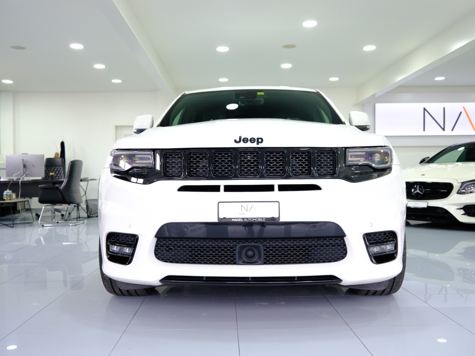 JEEP Grand Cherokee 6.4 V8 HEMI SRT8 Automatic-image-6