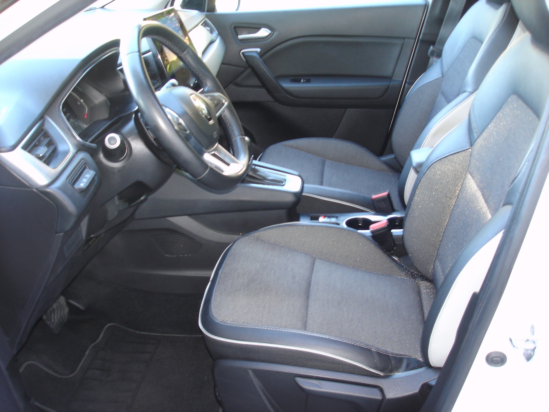 RENAULT Captur 1.3 TCe EDC Intens EDC-image-10
