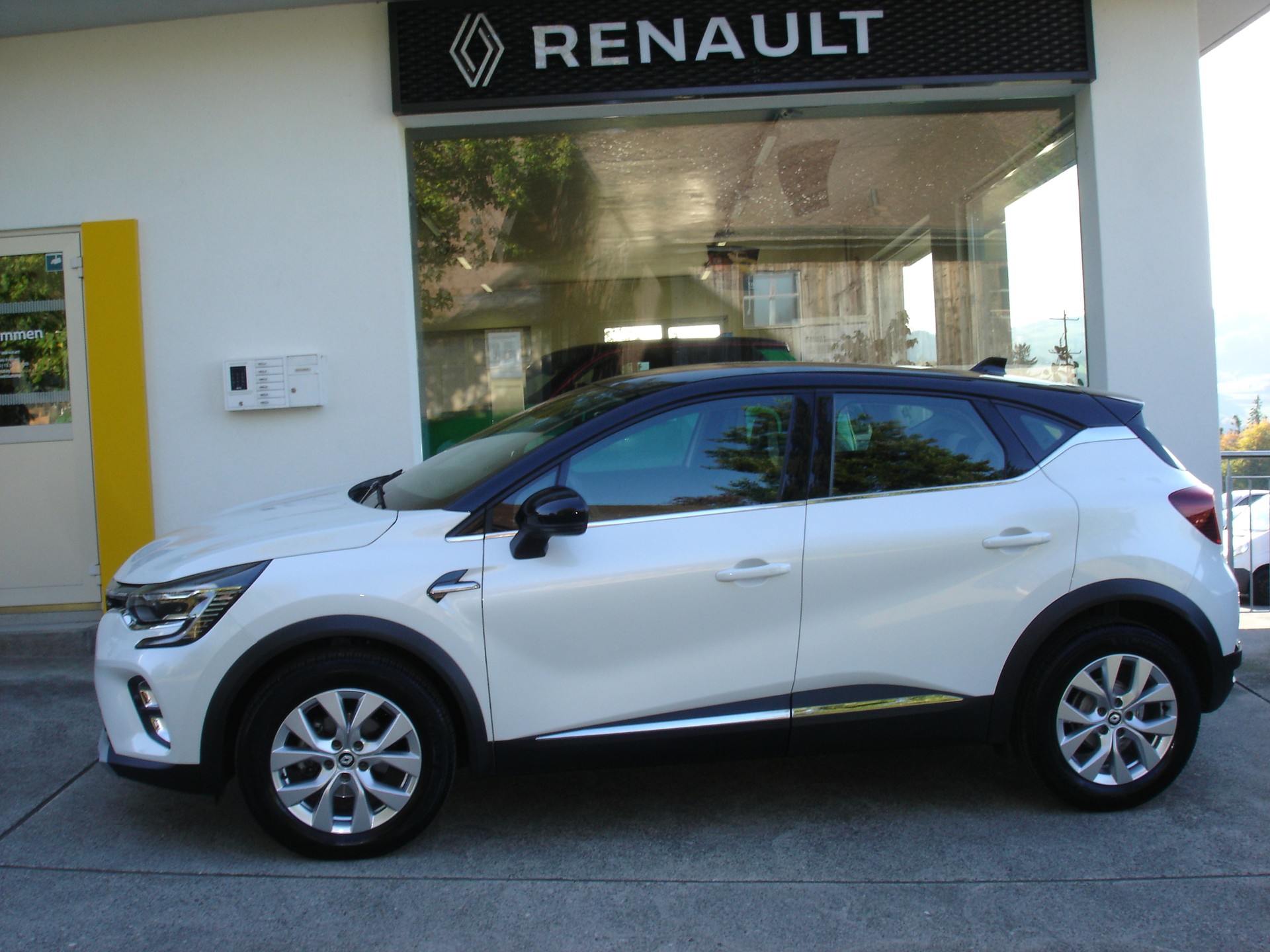 RENAULT Captur 1.3 TCe EDC Intens EDC