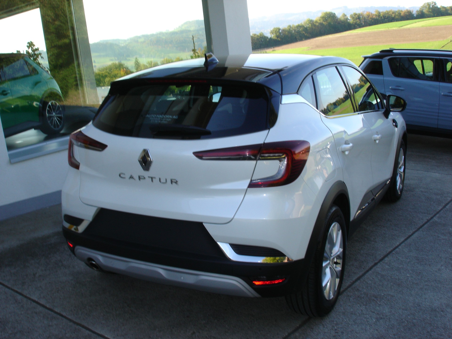 RENAULT Captur 1.3 TCe EDC Intens EDC-showroom-element-3