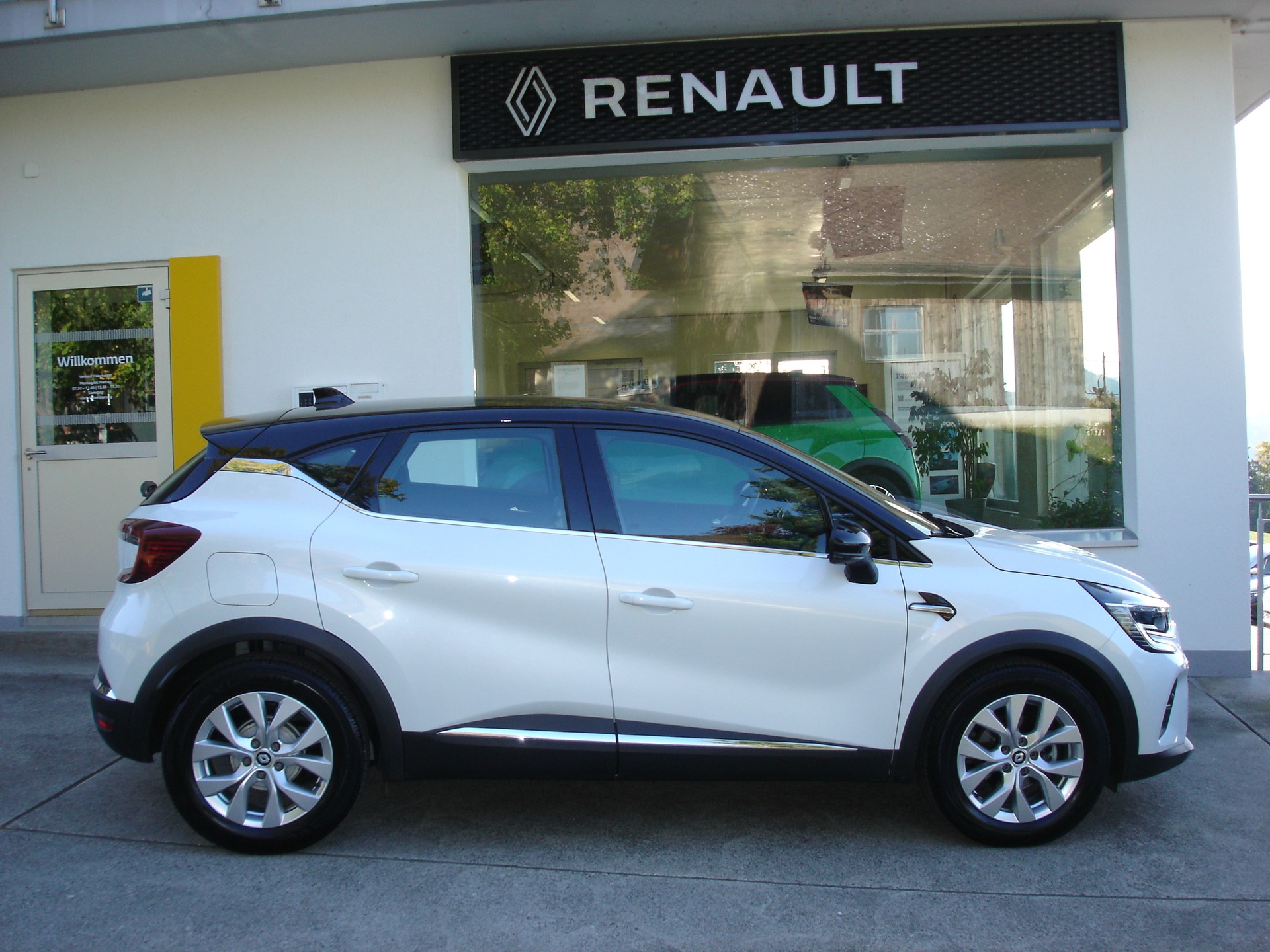 RENAULT Captur 1.3 TCe EDC Intens EDC-showroom-element-2