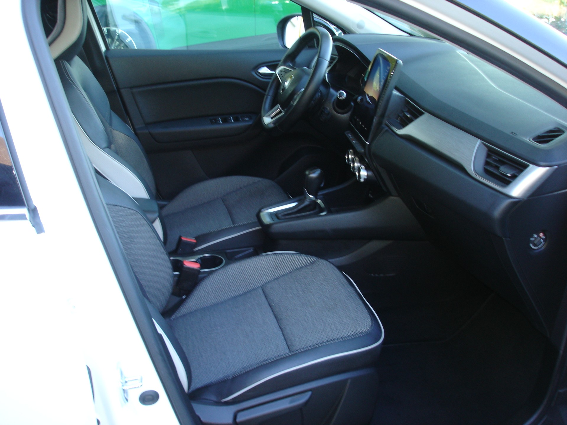 RENAULT Captur 1.3 TCe EDC Intens EDC-image-9