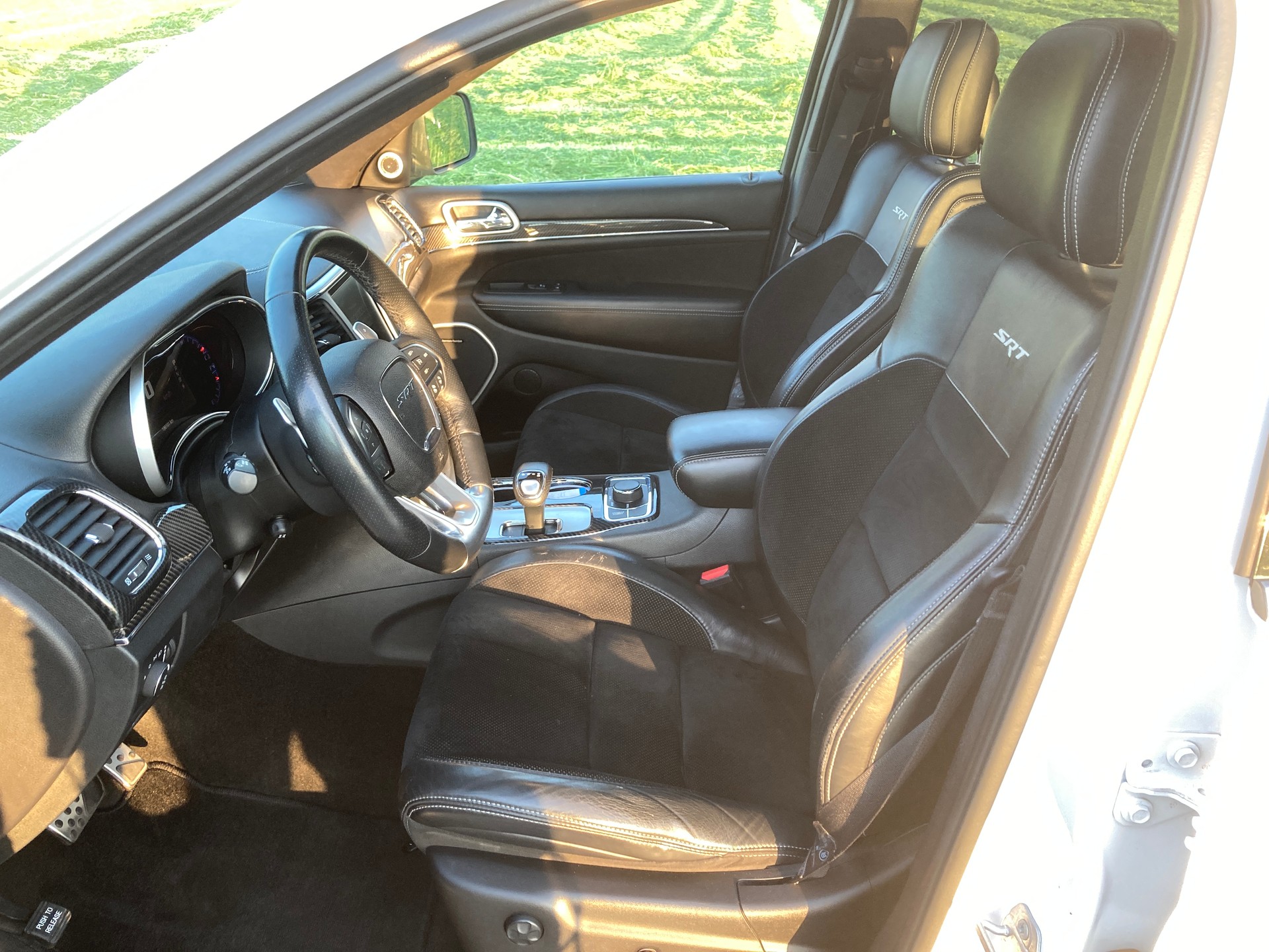 JEEP Grand Cherokee 6.4 V8 HEMI SRT8 Automatic-image-14
