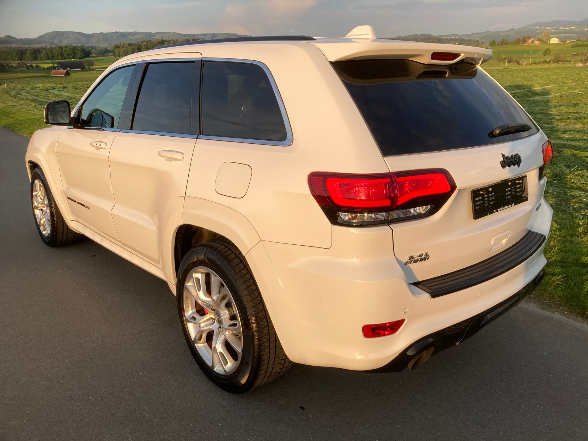 JEEP Grand Cherokee 6.4 V8 HEMI SRT8 Automatic-image-3