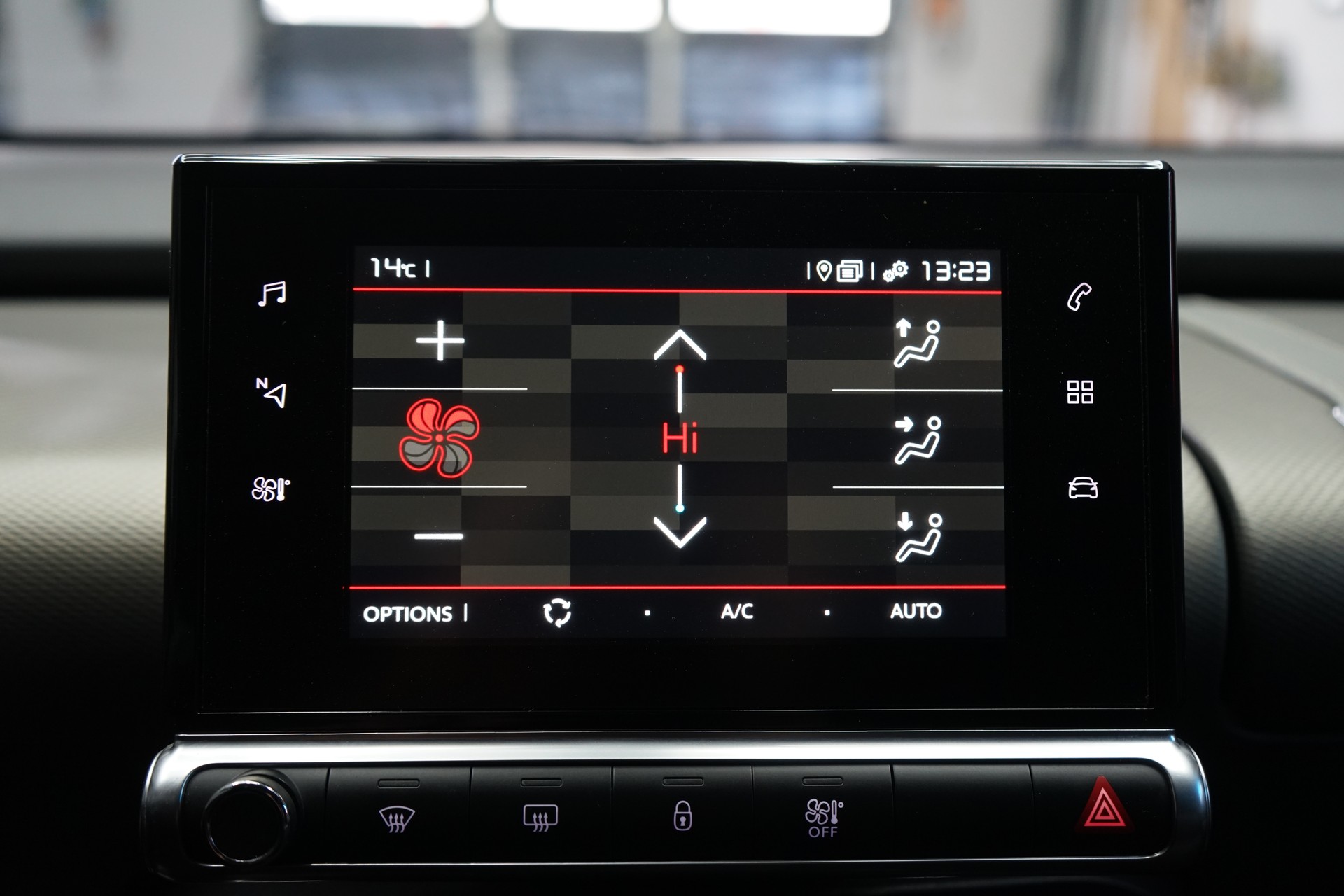 CITROEN C4 Cactus 1.2 Pure Tech Shine EAT6-image-12