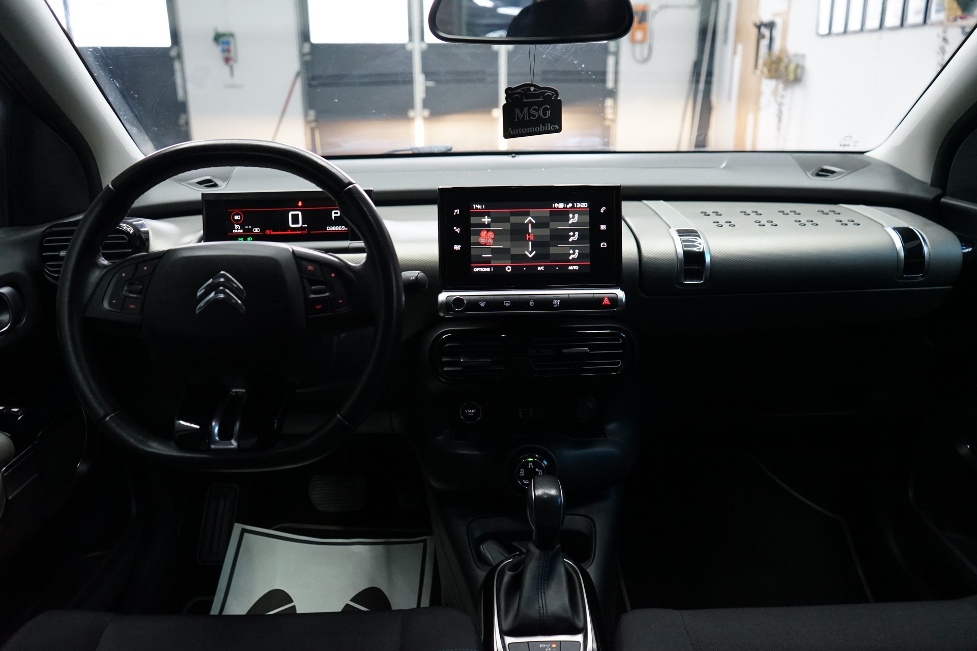 CITROEN C4 Cactus 1.2 Pure Tech Shine EAT6-image-7