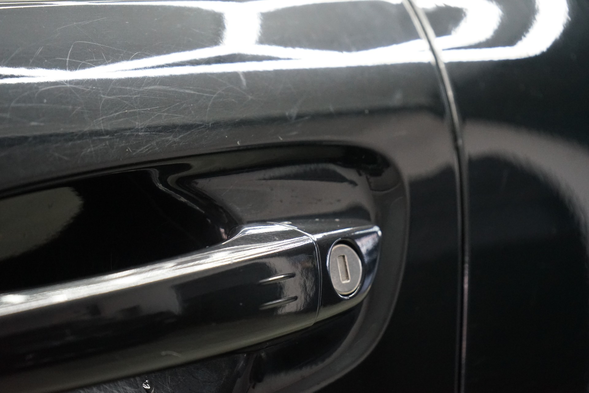 CITROEN C4 Cactus 1.2 Pure Tech Shine EAT6-image-4