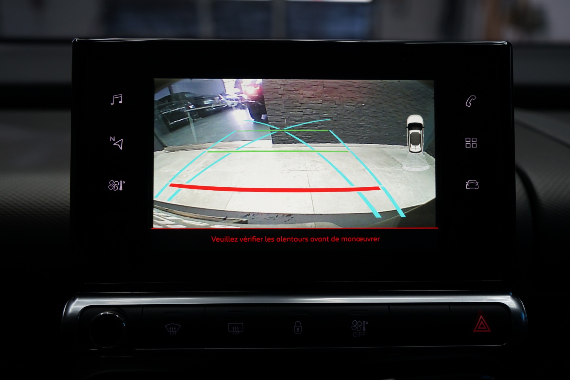 CITROEN C4 Cactus 1.2 Pure Tech Shine EAT6-image-14