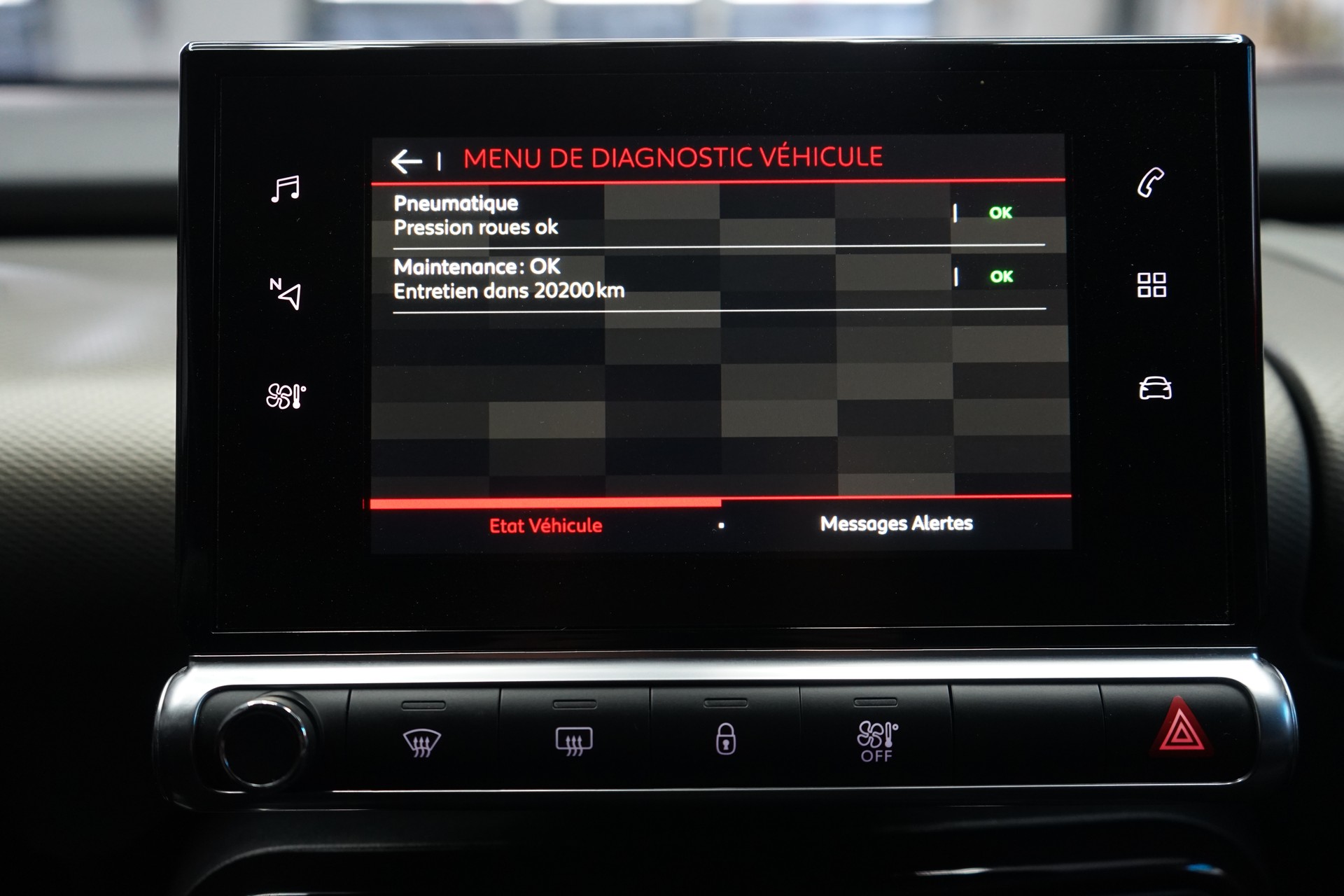 CITROEN C4 Cactus 1.2 Pure Tech Shine EAT6-image-16