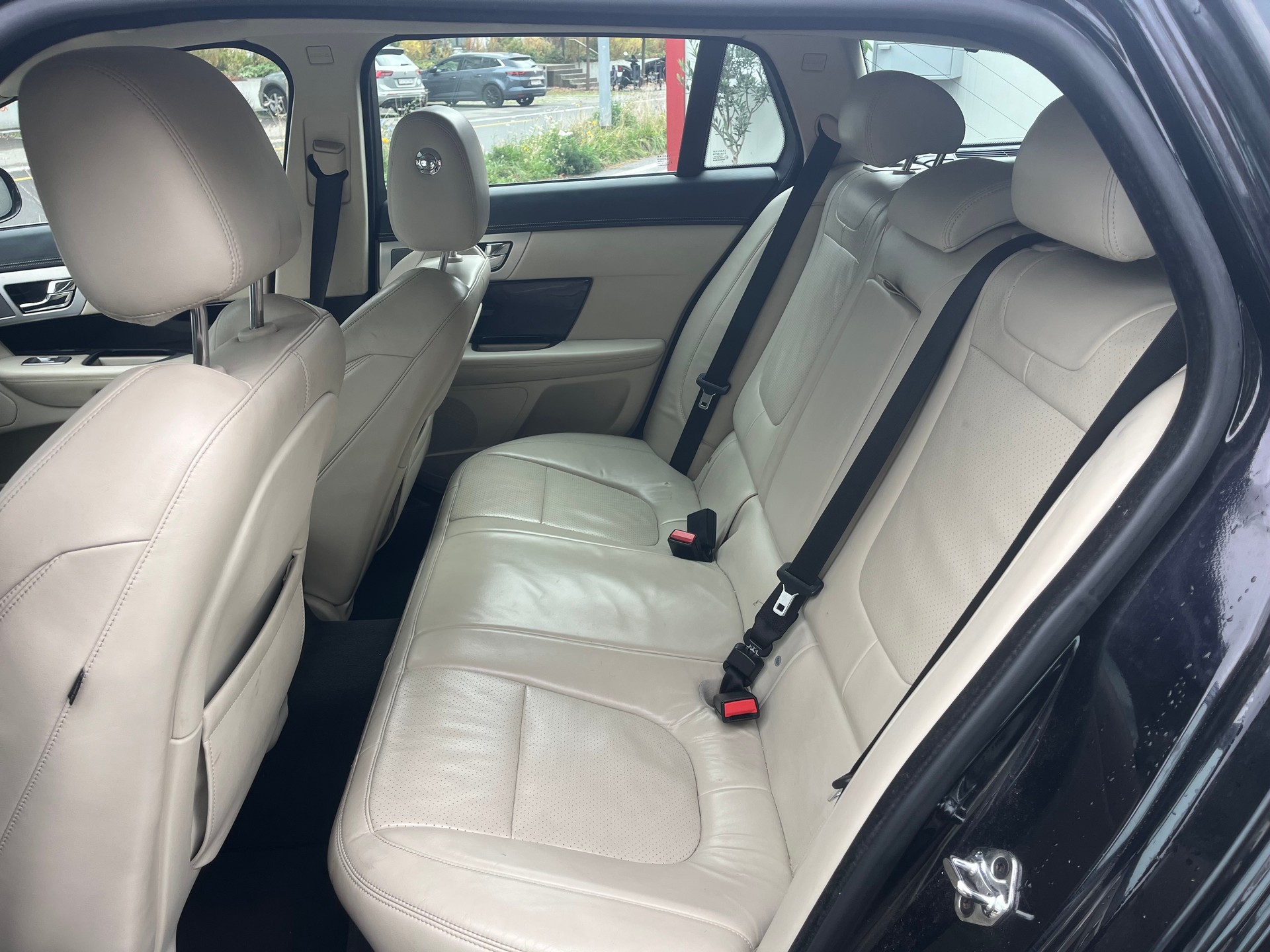 JAGUAR XF Sportbrake 3.0d S V6 Premium Luxury-image-6