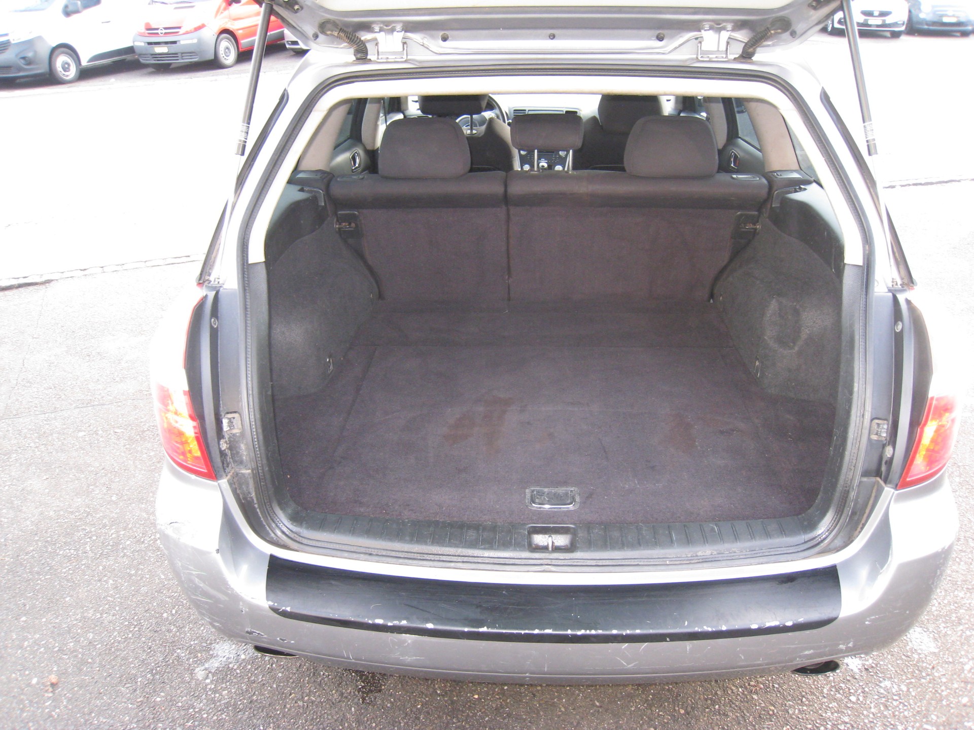 SUBARU Legacy 2.0R AWD Swiss-image-8