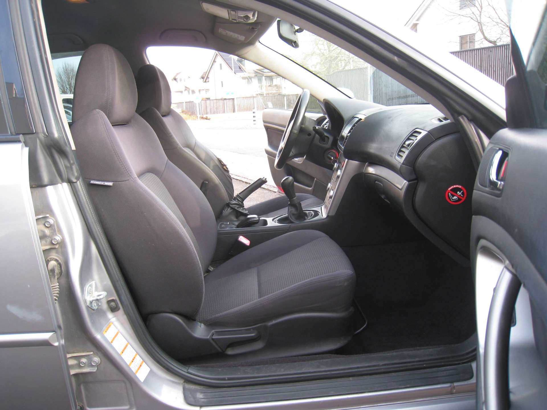SUBARU Legacy 2.0R AWD Swiss-image-11