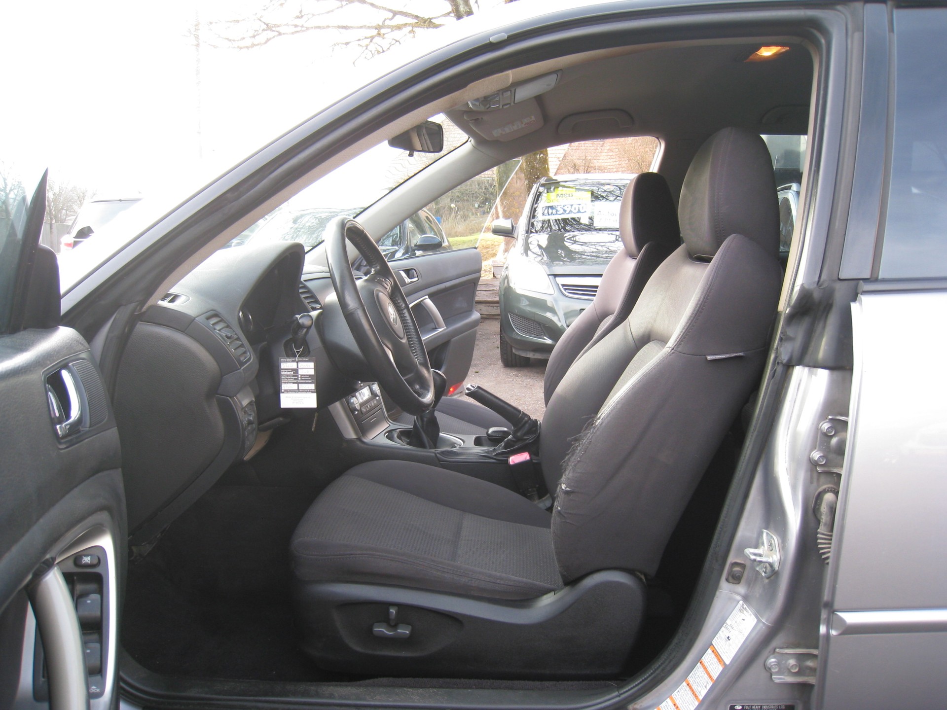 SUBARU Legacy 2.0R AWD Swiss-image-10