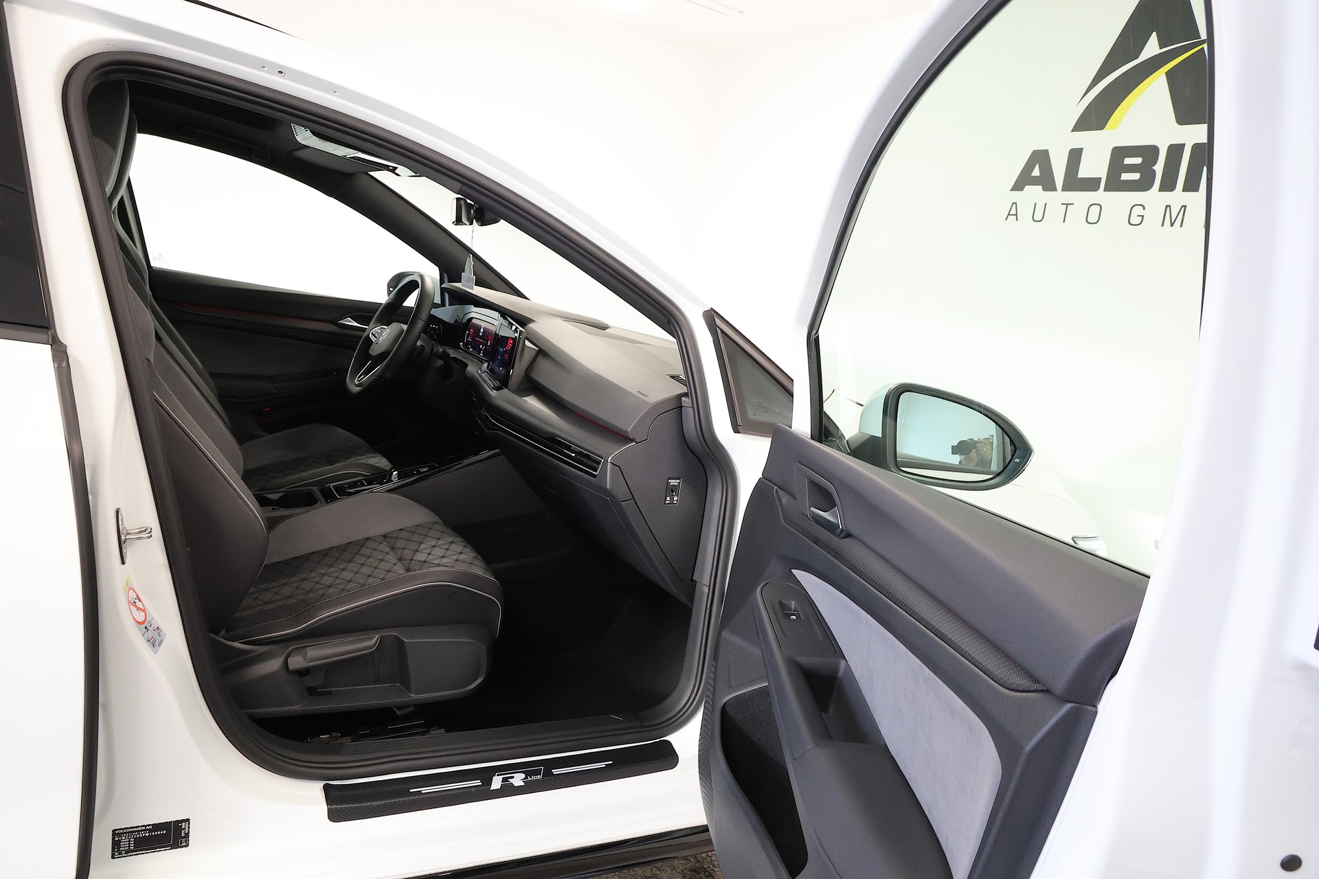VW Golf 2.0 TDI R-Line DSG-image-12