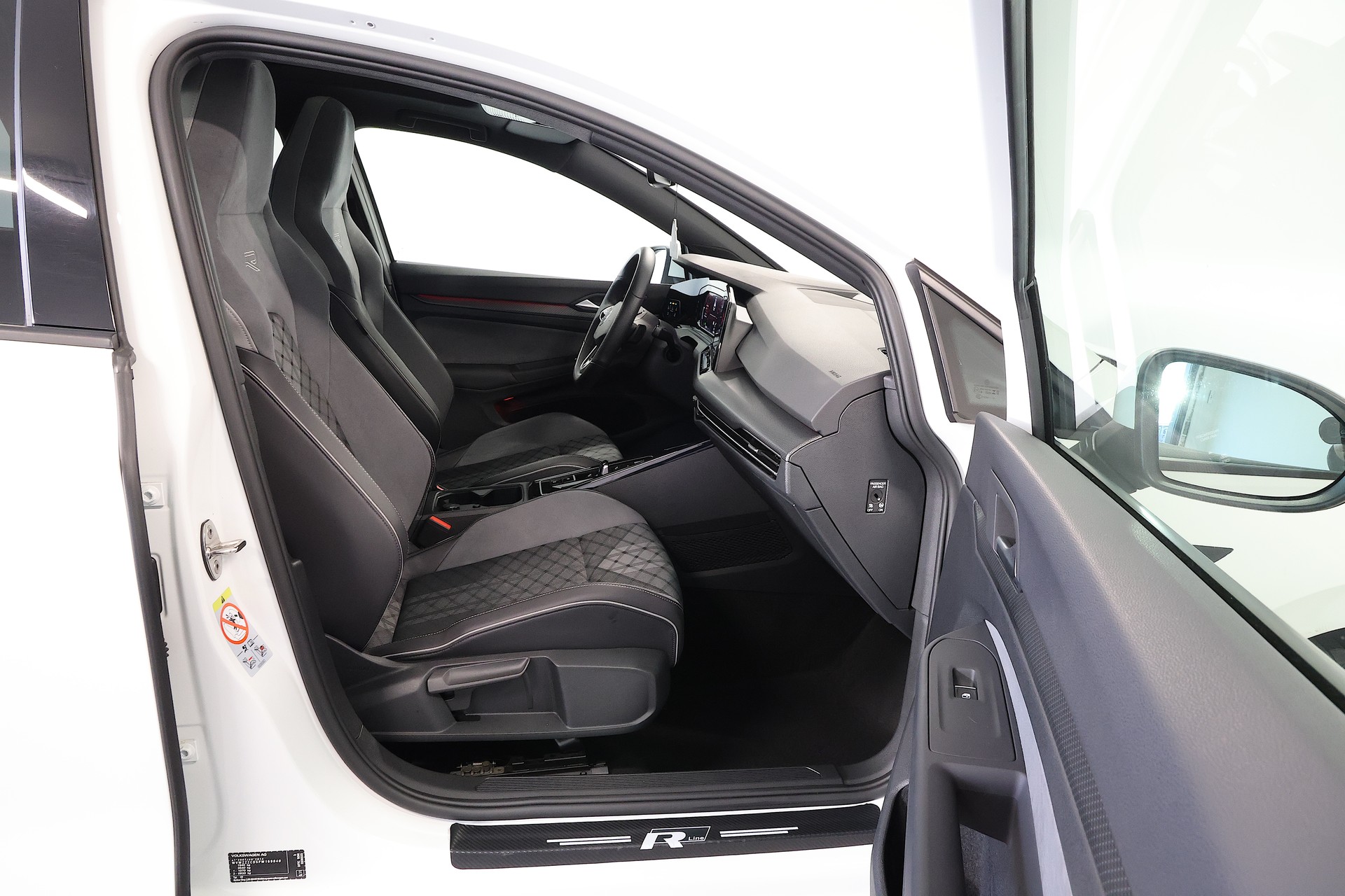 VW Golf 2.0 TDI R-Line DSG-image-13