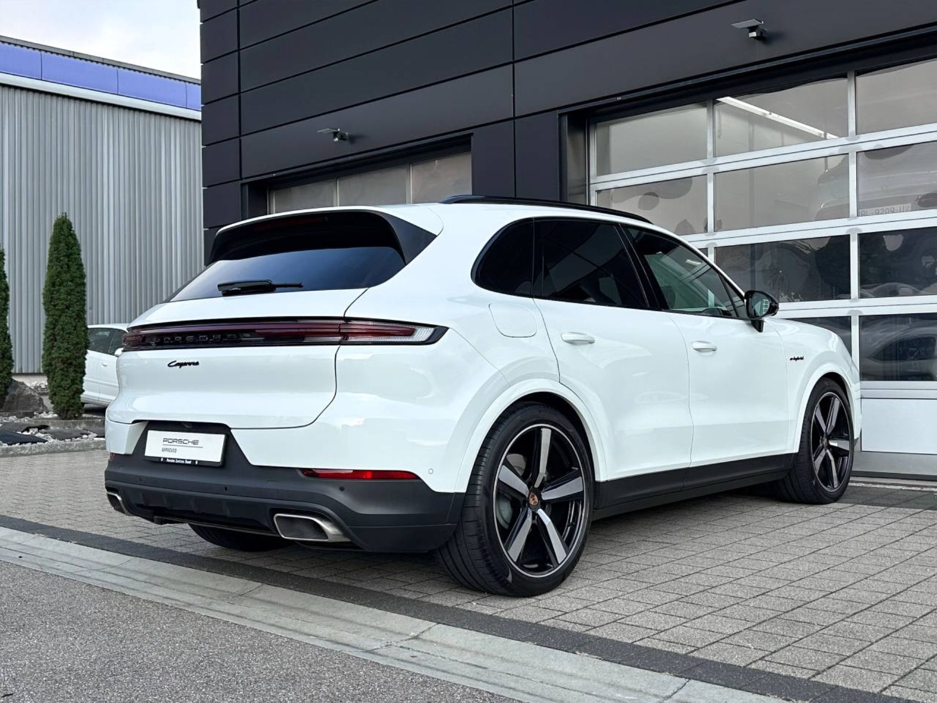 PORSCHE Cayenne E-Hybrid-image-9