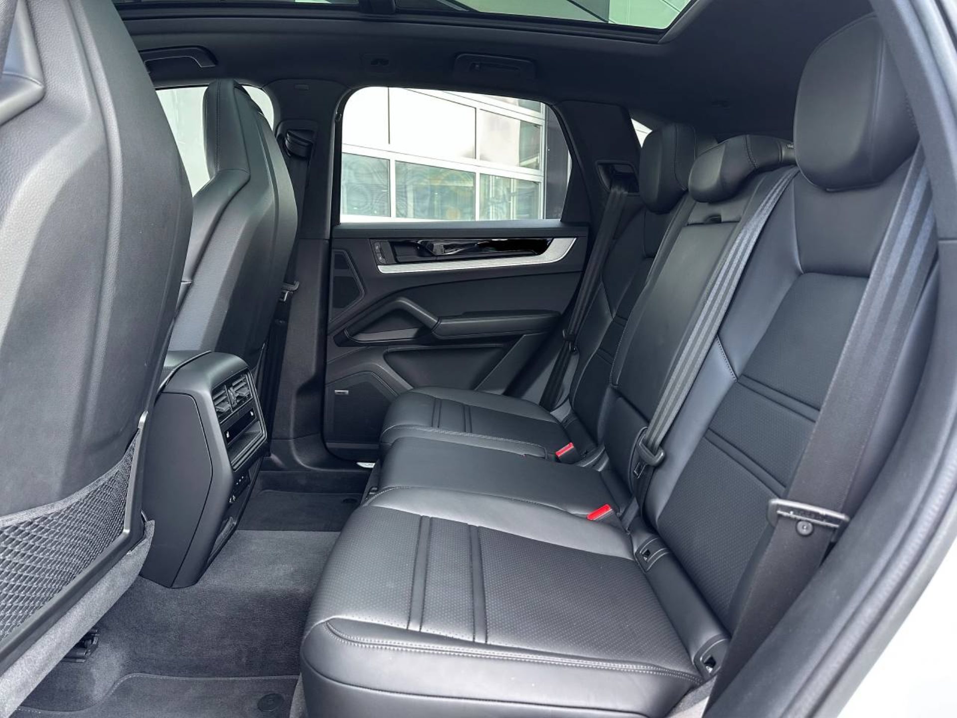 PORSCHE Cayenne E-Hybrid-image-20