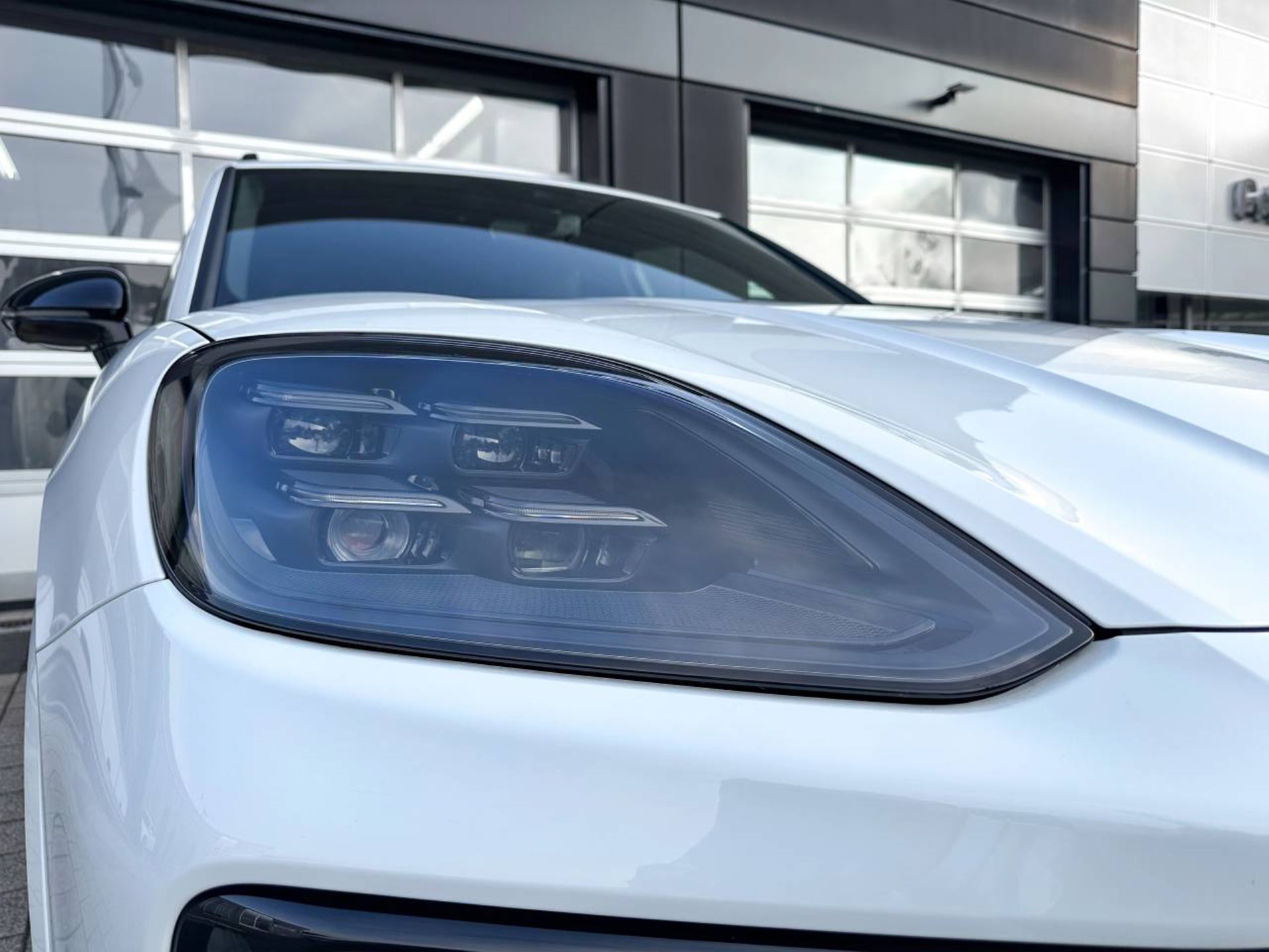 PORSCHE Cayenne E-Hybrid-image-13