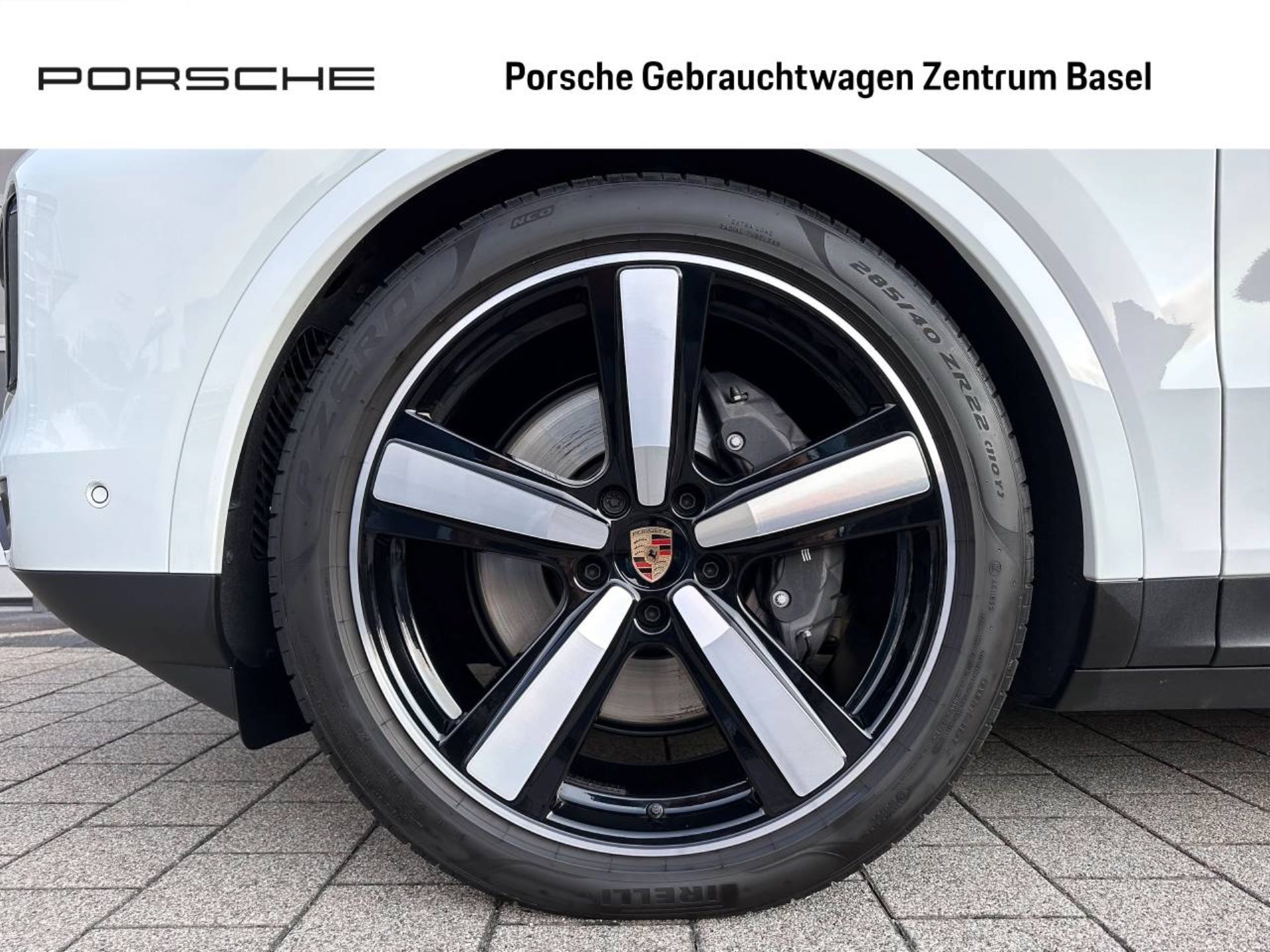 PORSCHE Cayenne E-Hybrid-image-5