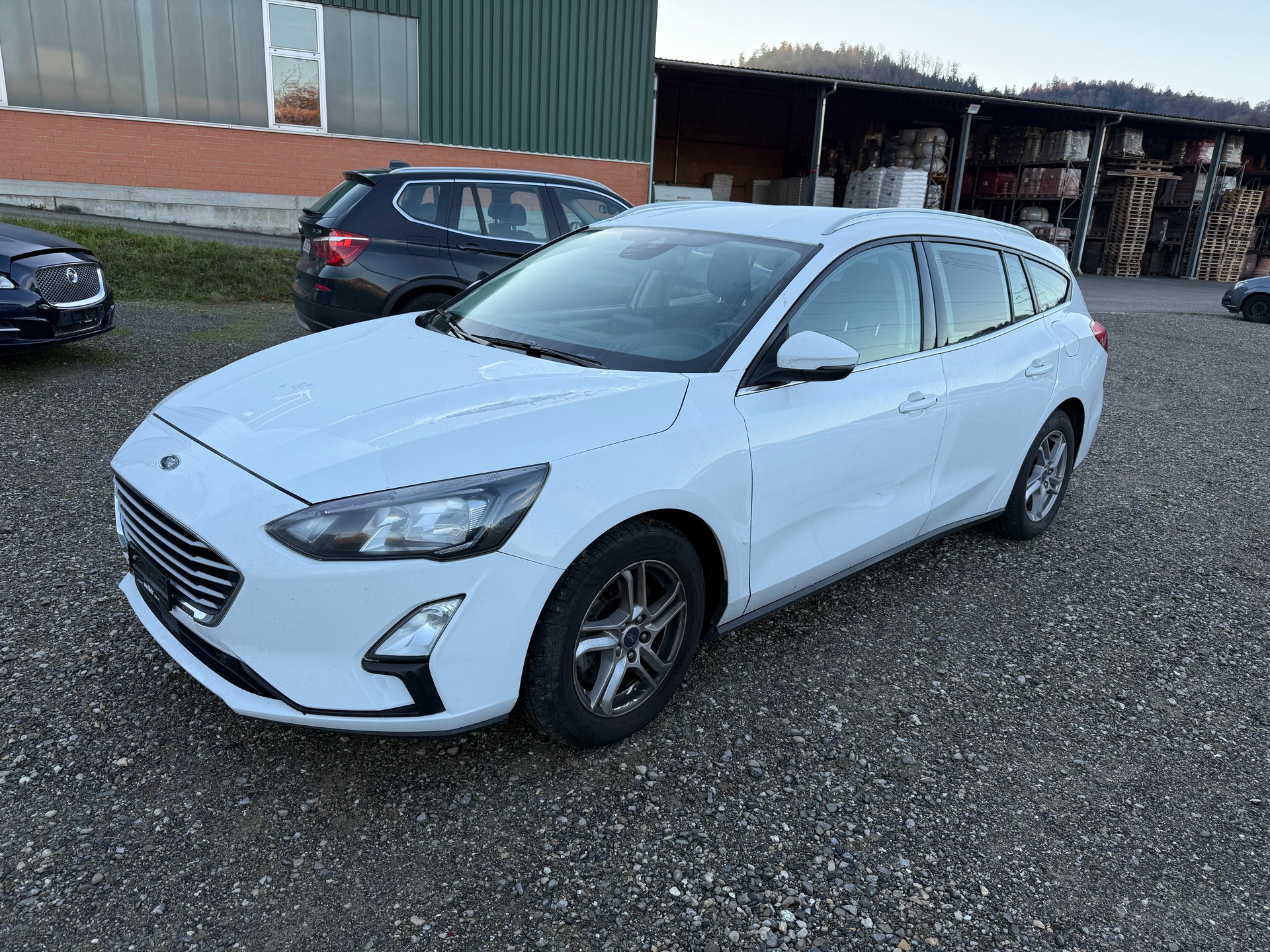 FORD Focus 1.0 SCTi Cool Connect Automatic-image-2