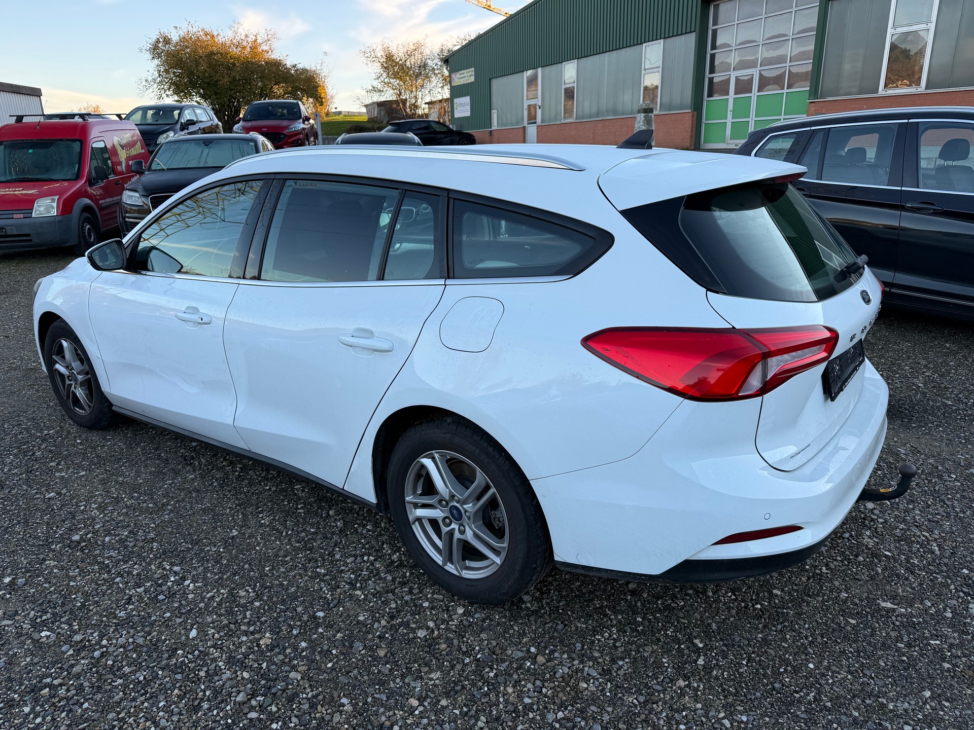 FORD Focus 1.0 SCTi Cool Connect Automatic-image-3