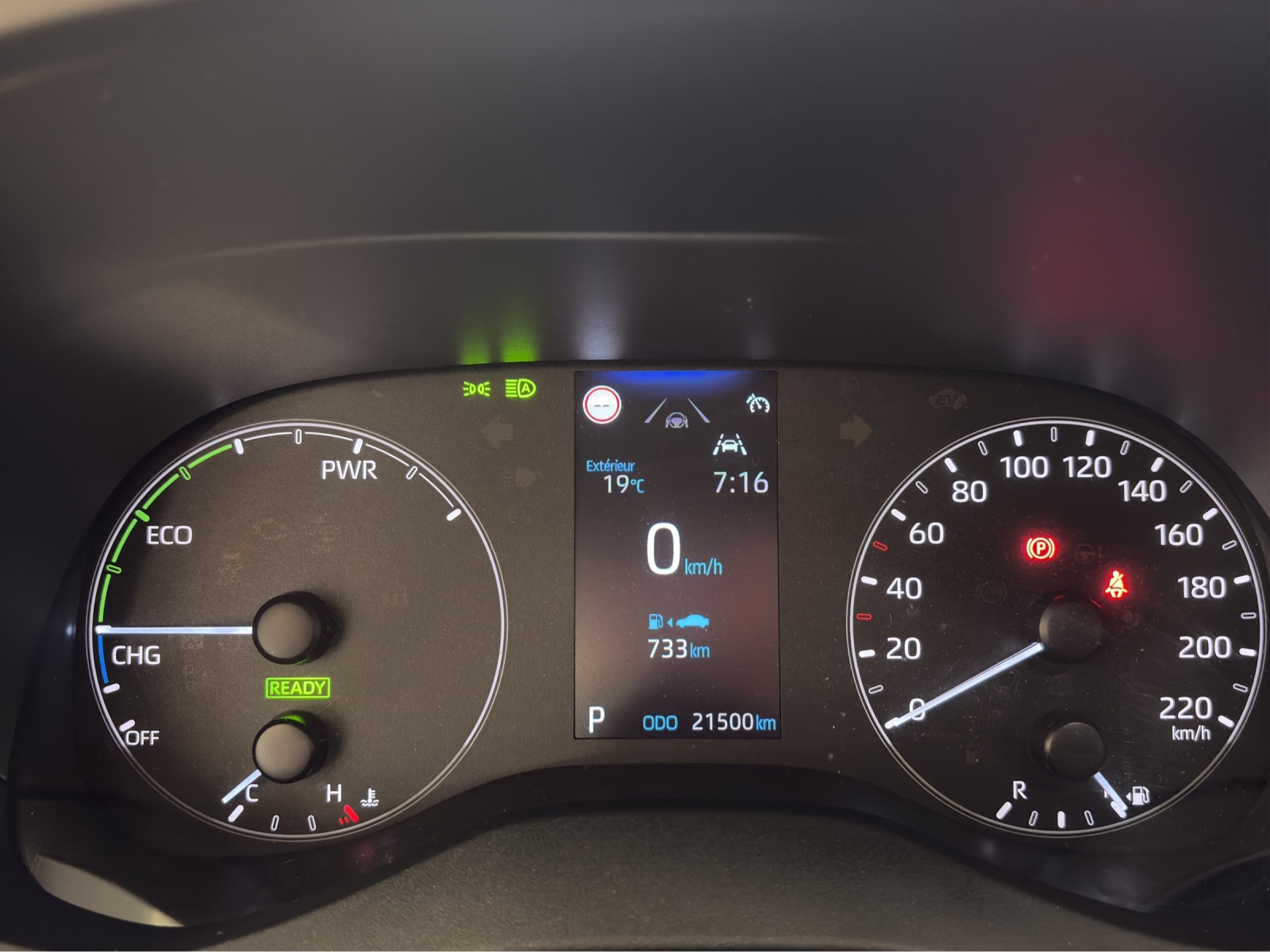 TOYOTA Yaris 1.5 Comfort e-CVT-image-13