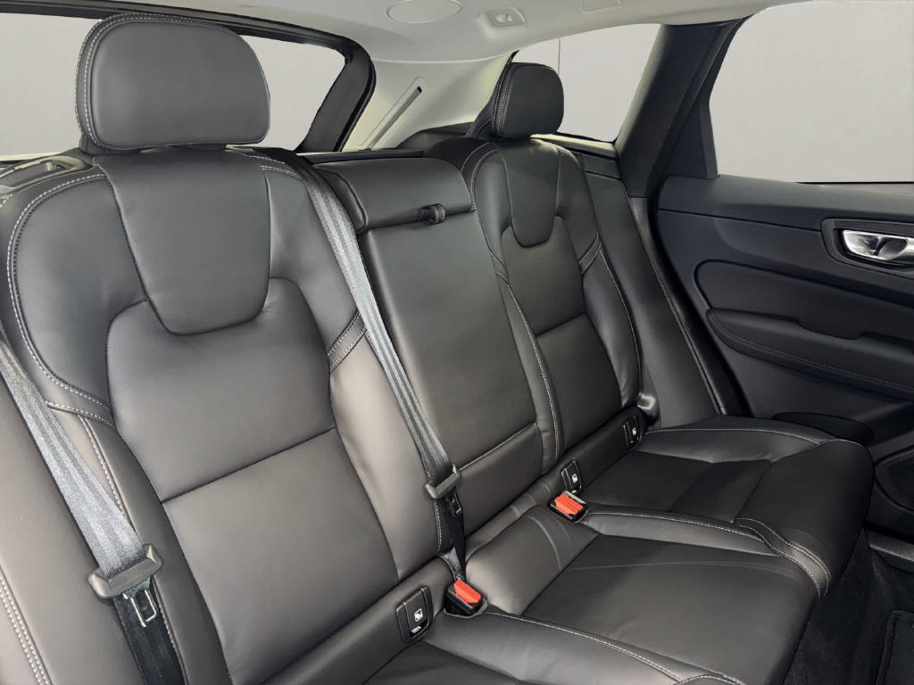 VOLVO XC60 2.0 T6 TE Ultra Dark eAWD-image-10