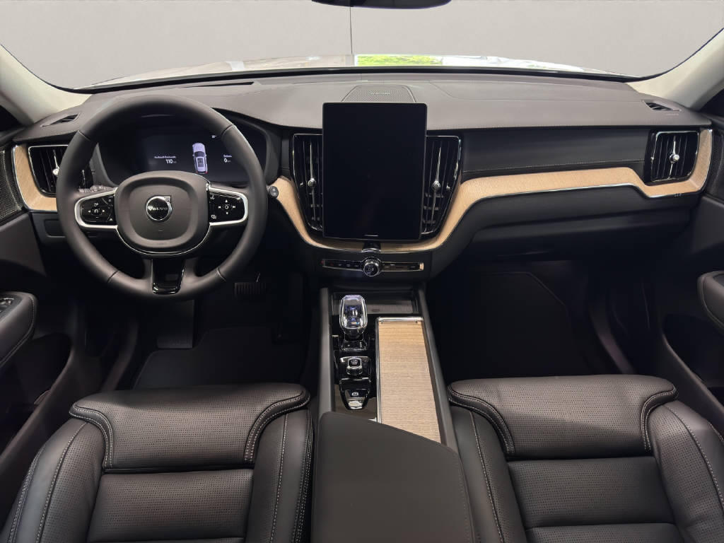VOLVO XC60 2.0 T6 TE Ultra Dark eAWD-image-14