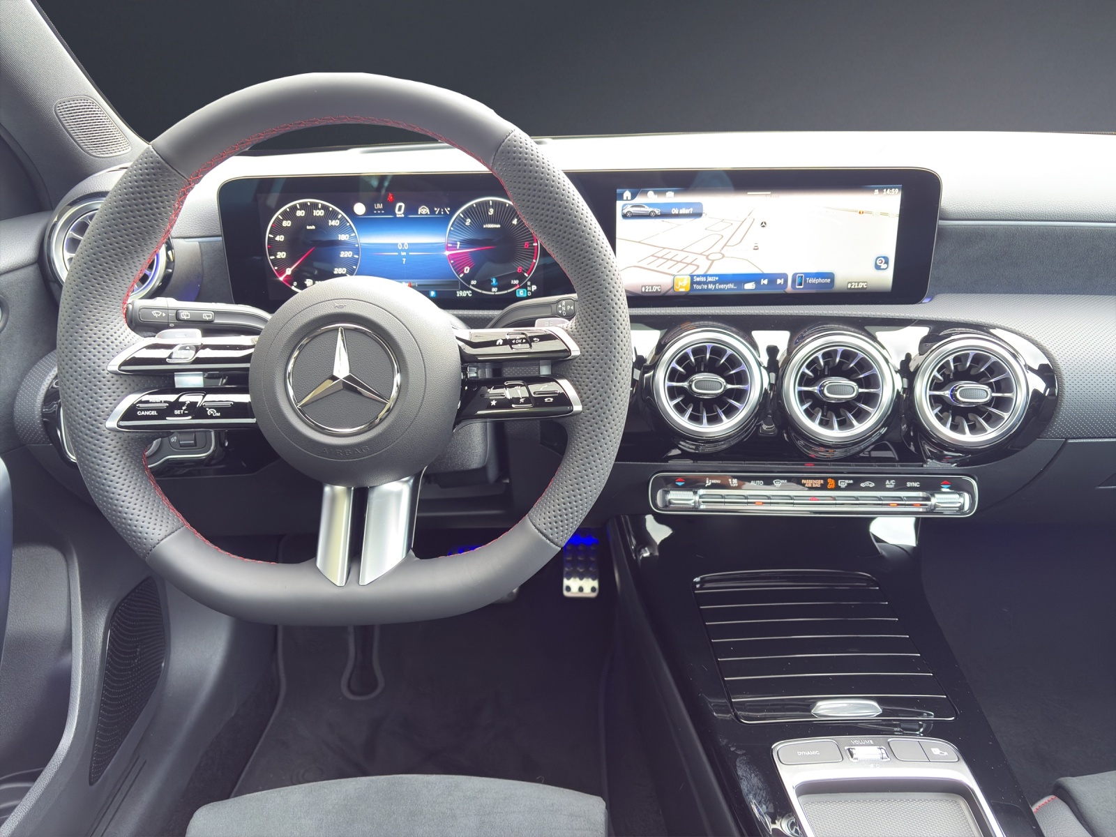 MERCEDES-BENZ A 220 d 8G-DCT-image-11