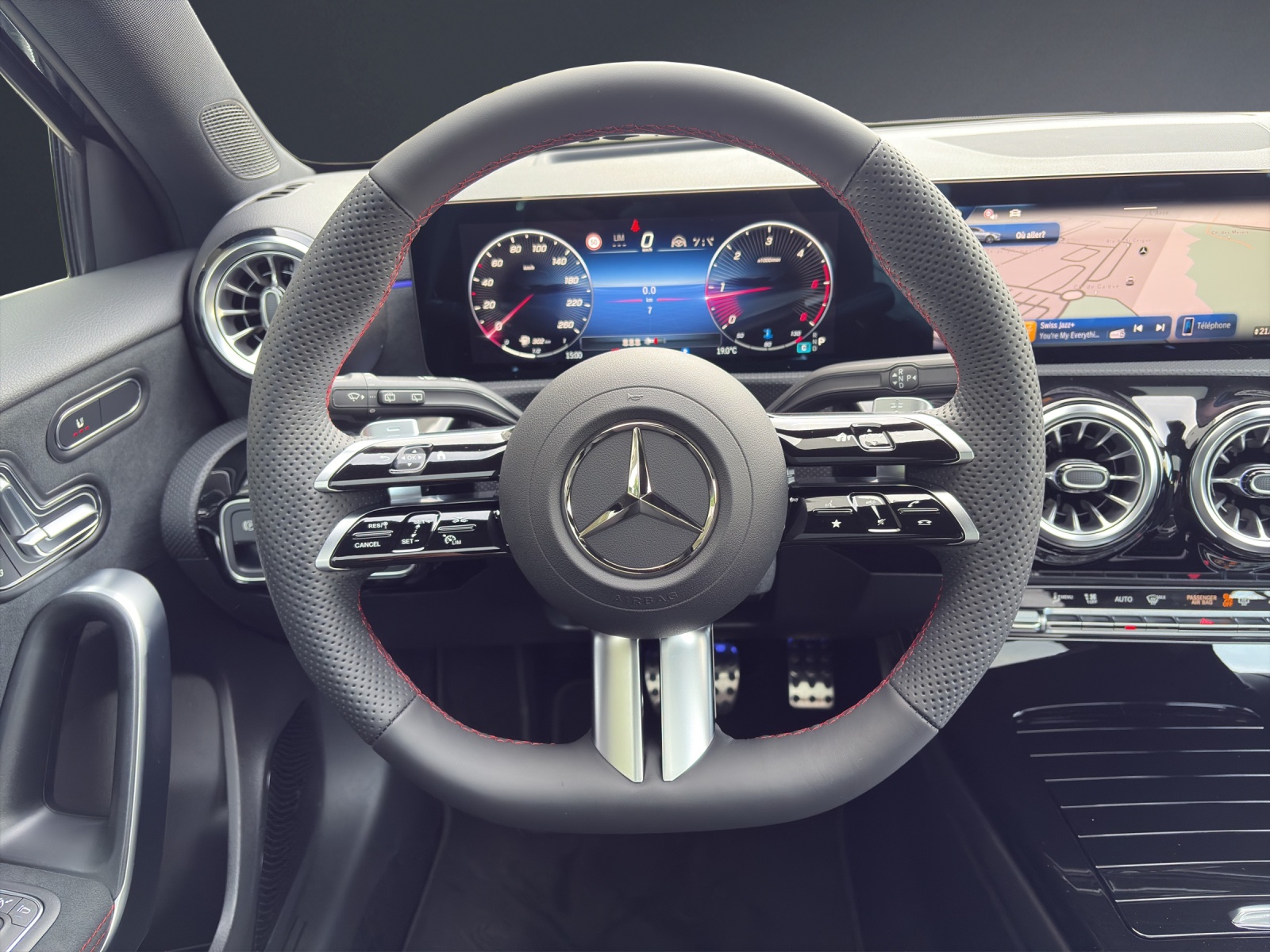 MERCEDES-BENZ A 220 d 8G-DCT-image-12