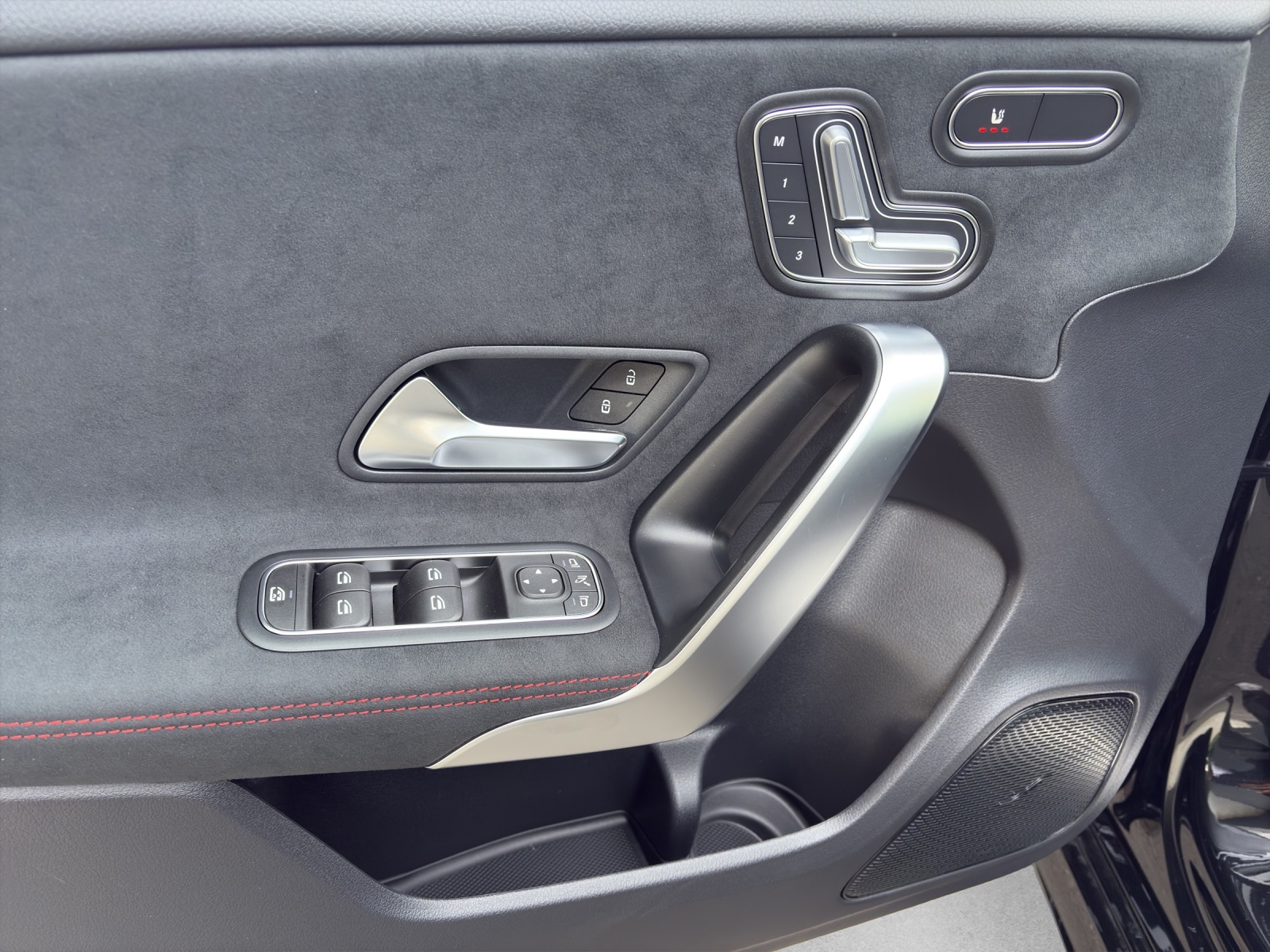 MERCEDES-BENZ A 220 d 8G-DCT-image-10