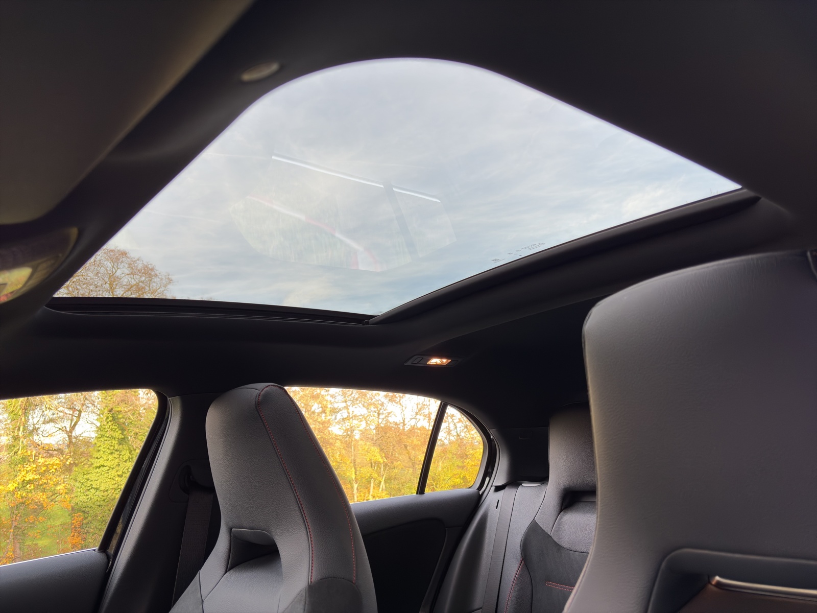 MERCEDES-BENZ A 220 d 8G-DCT-image-9
