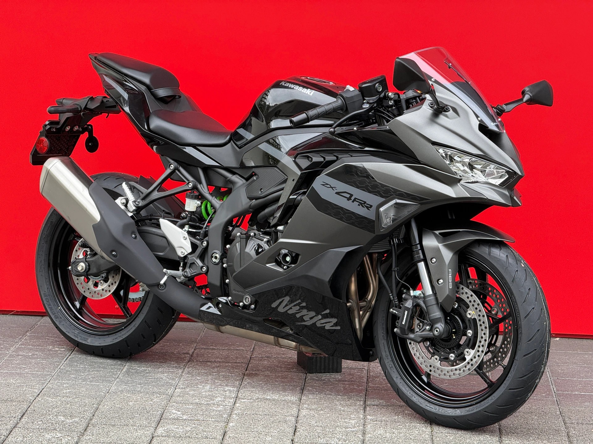 KAWASAKI Ninja ZX-4RR-showroom-element-2