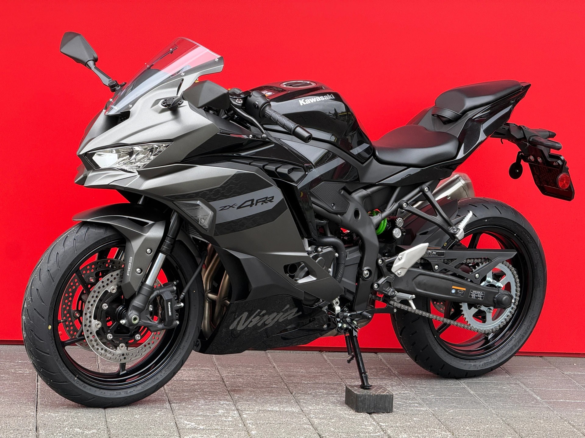KAWASAKI Ninja ZX-4RR-showroom-element-1