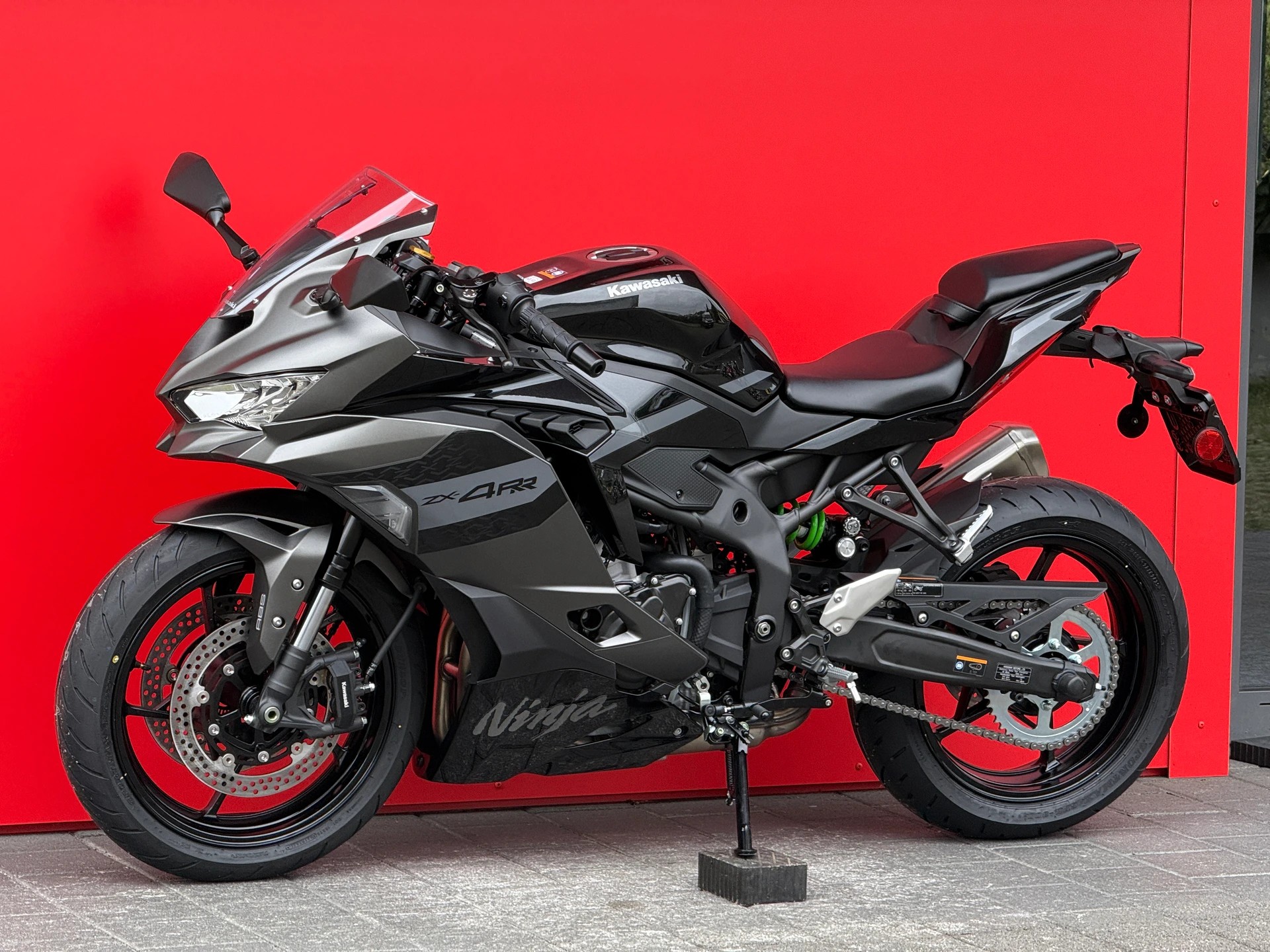 KAWASAKI Ninja ZX-4RR-image-13