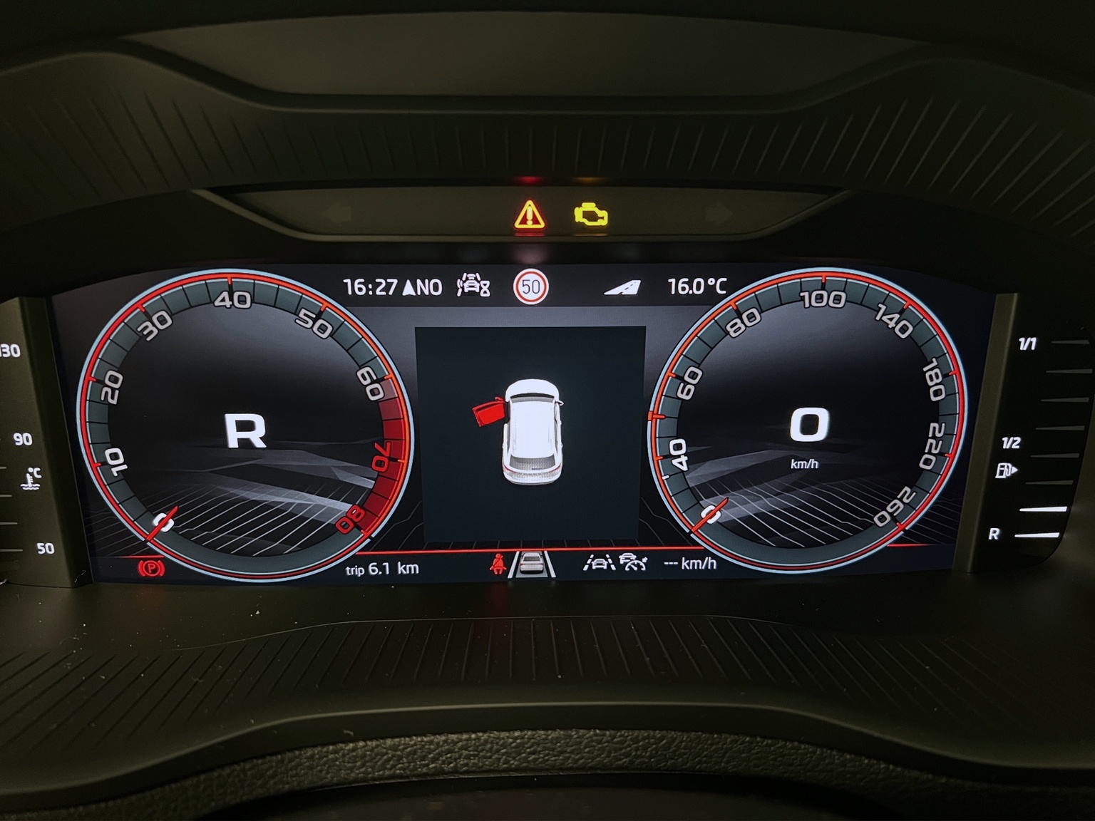 SKODA Karoq 1.5 TSI SportLine DSG-image-7